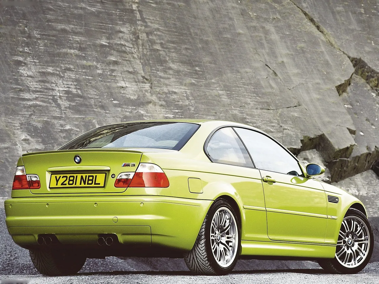 BMW M3 (2001) – zadní tříčtvrteční pohled