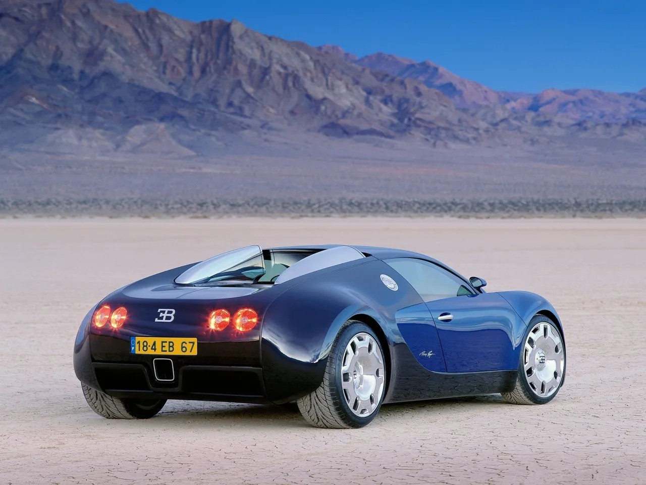 Bugatti EB 18-4 Veyron Concept (1999) – zadní tříčtvrteční pohled