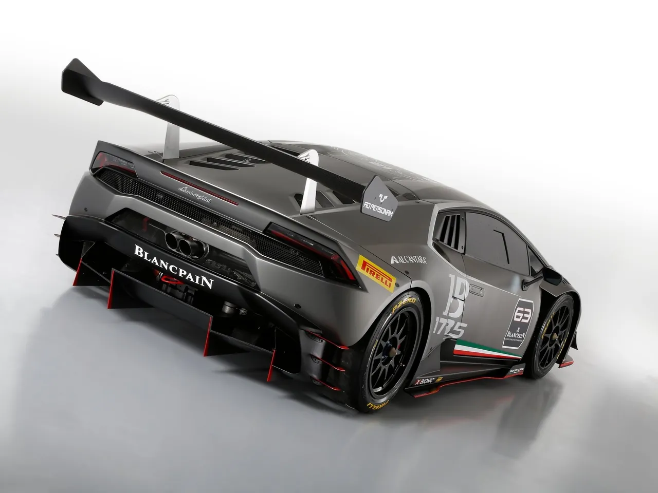 Lamborghini Huracan LP620-2 Super Trofeo (2015) – zadní tříčtvrteční pohled