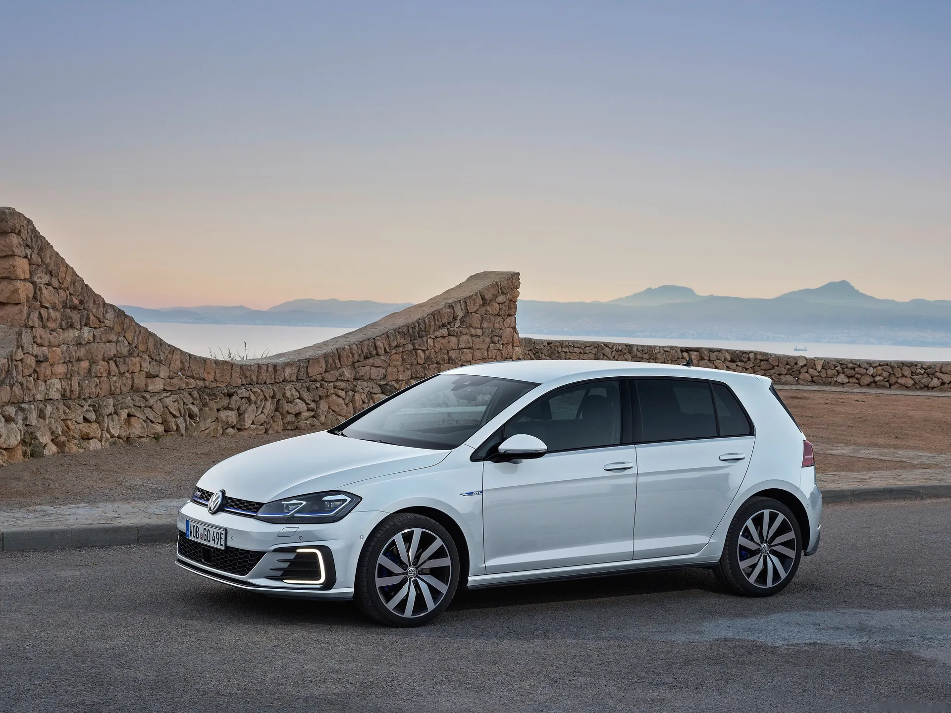 Volkswagen Golf GTE (2017)