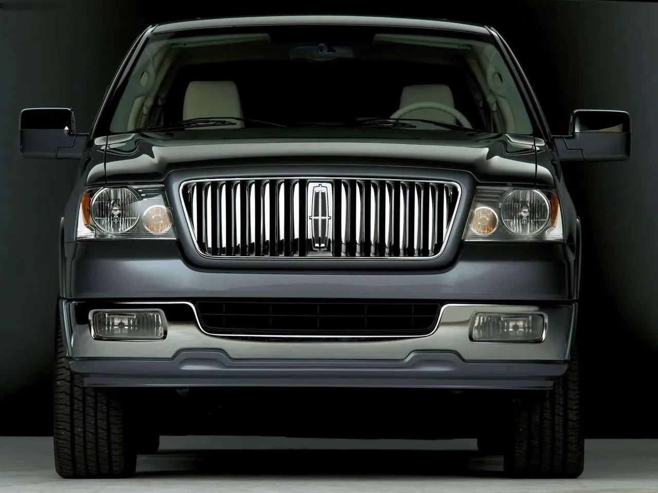 Lincoln Mark LT (2006) – zepředu