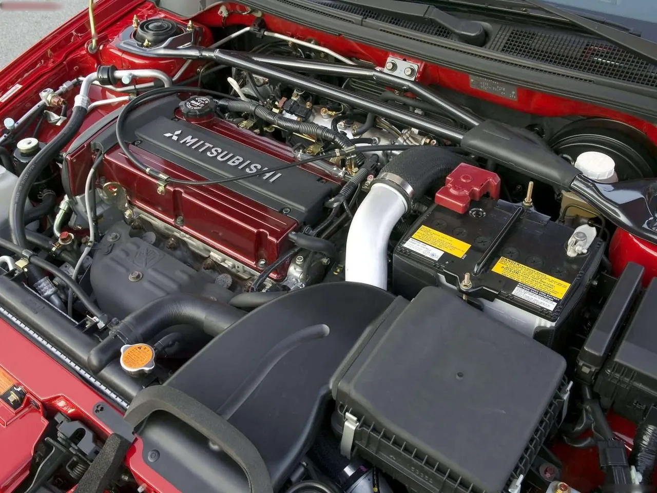 Mitsubishi Lancer Evolution VIII MR (2005) – motorový prostor