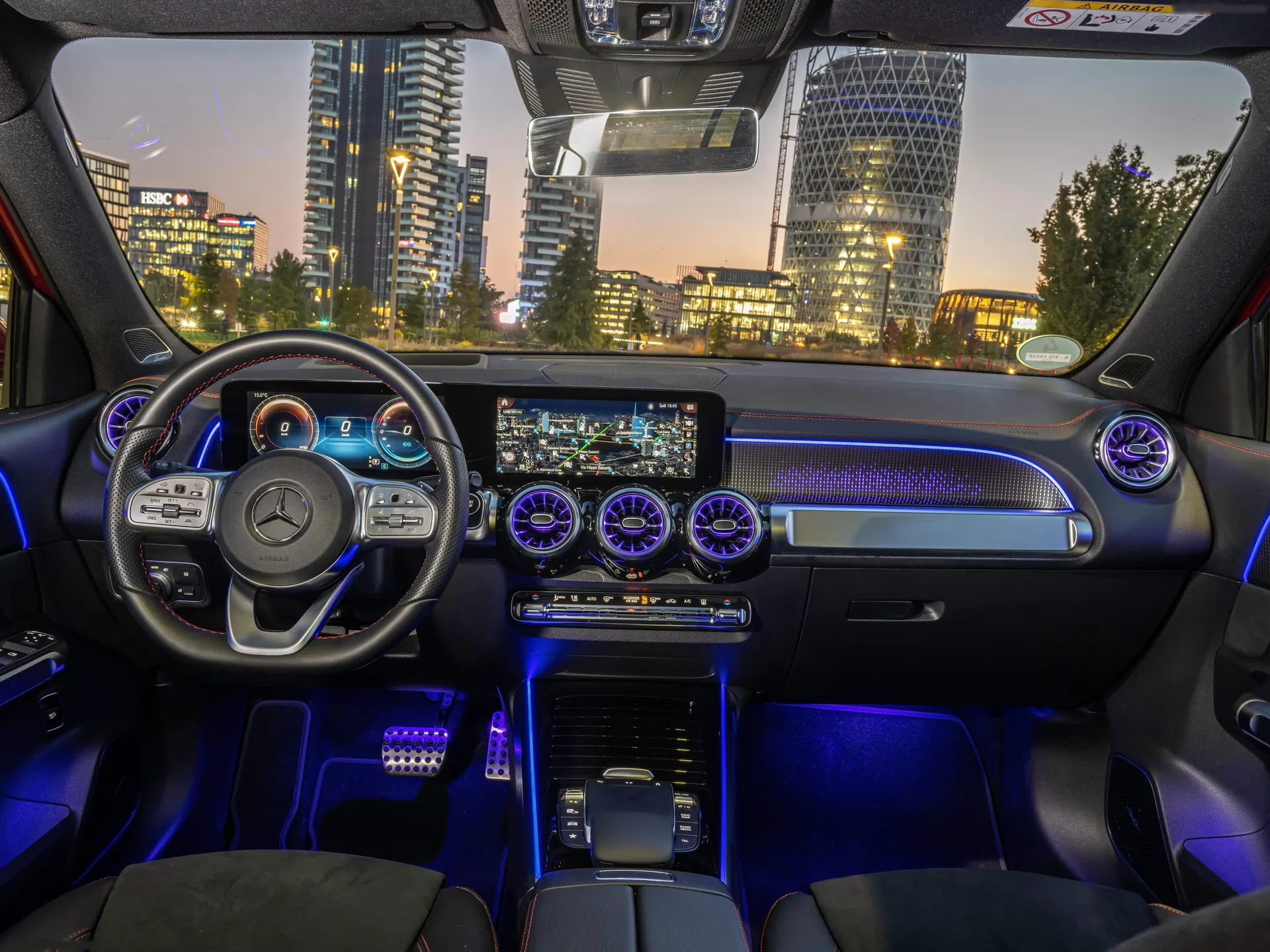 Mercedes-Benz EQB (2022) - Interior