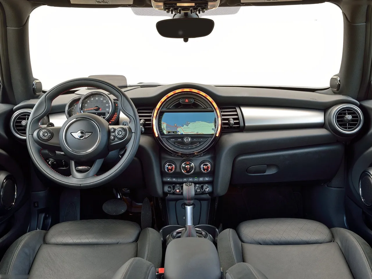 Mini Cooper S (2015) – interiér