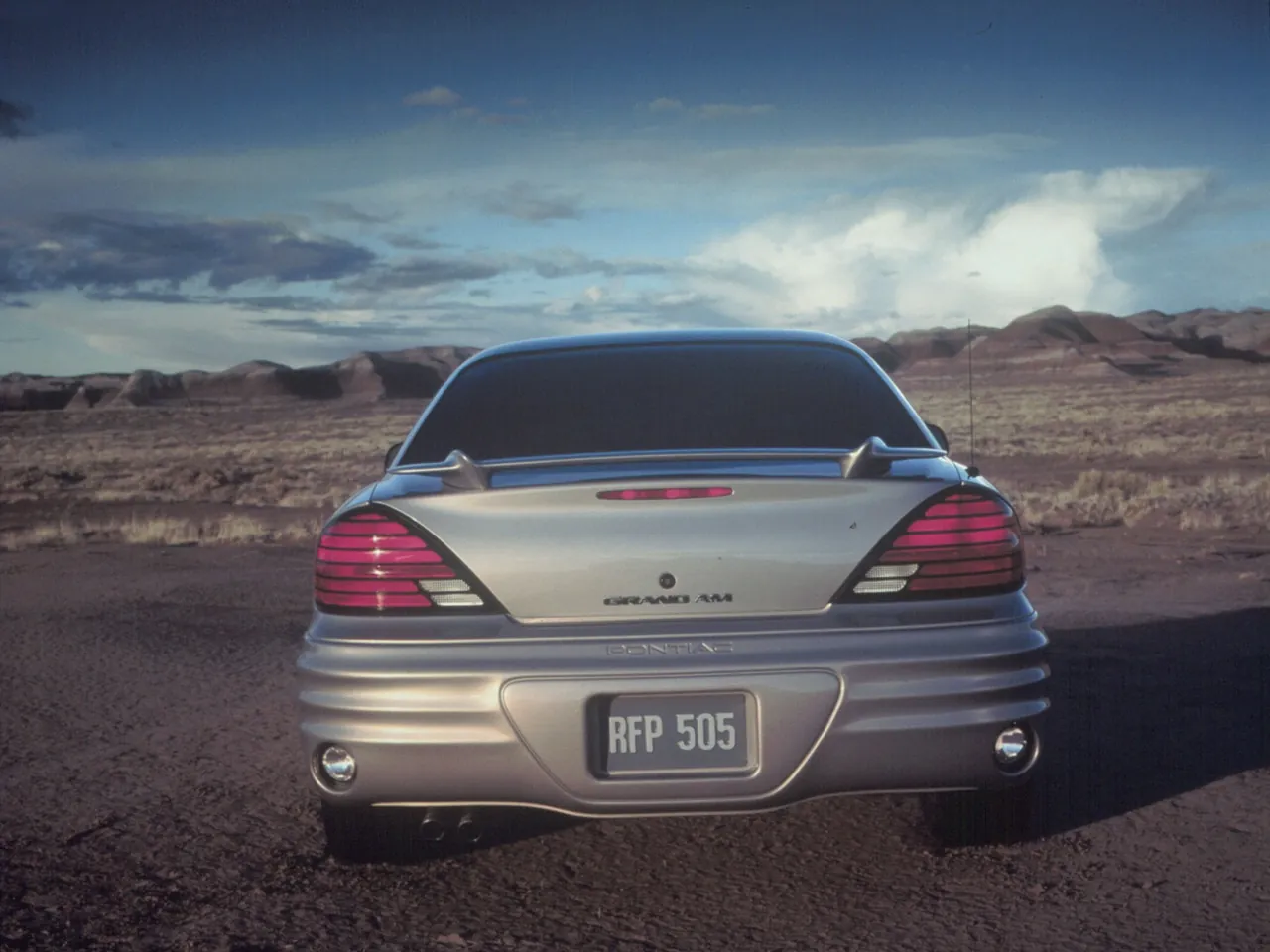 Pontiac Grand Am (2001) – zezadu