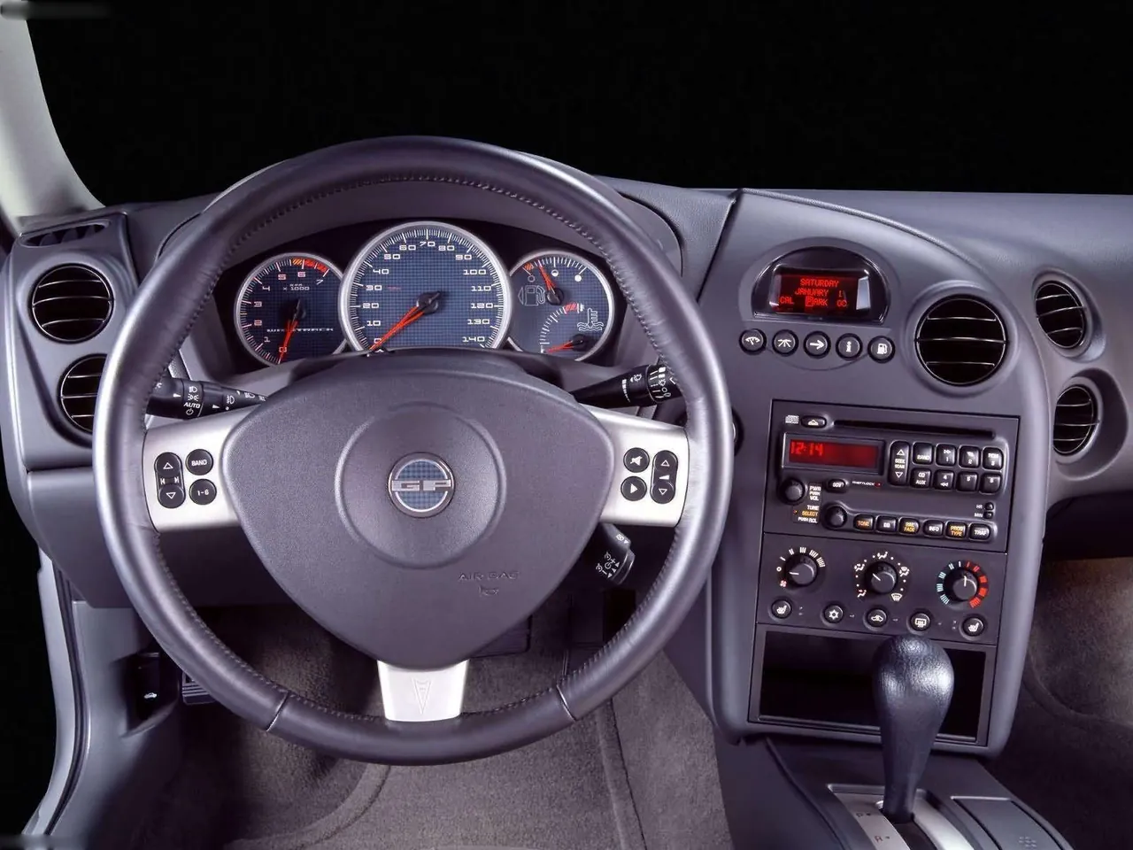 Pontiac Grand Prix GTP (2004) – interiér