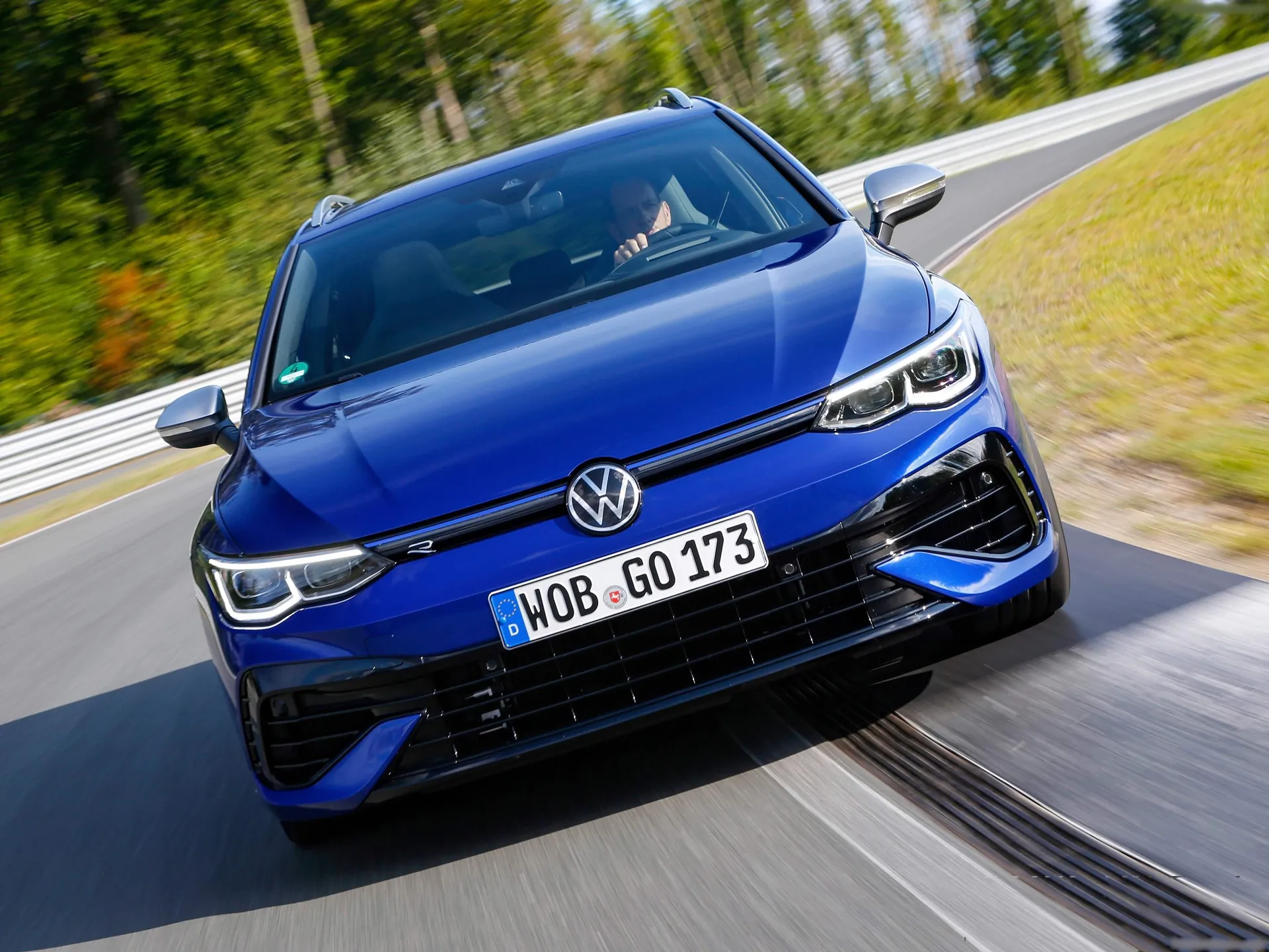 Volkswagen Golf R Estate (2022) – zepředu