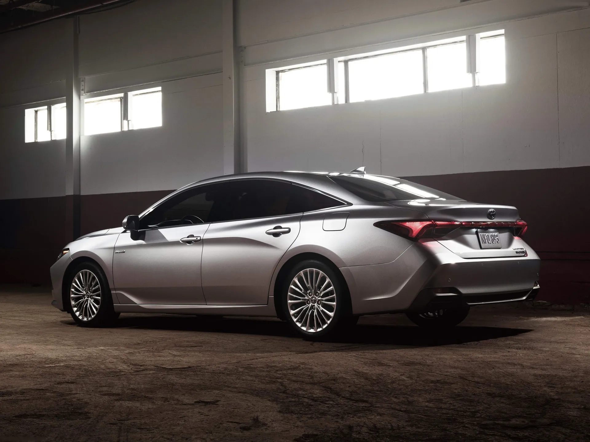 Toyota Avalon (2019) – zadní tříčtvrteční pohled