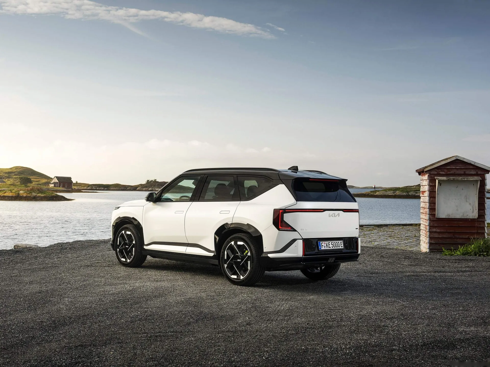 Kia EV5 GT (2027) – zadní tříčtvrteční pohled