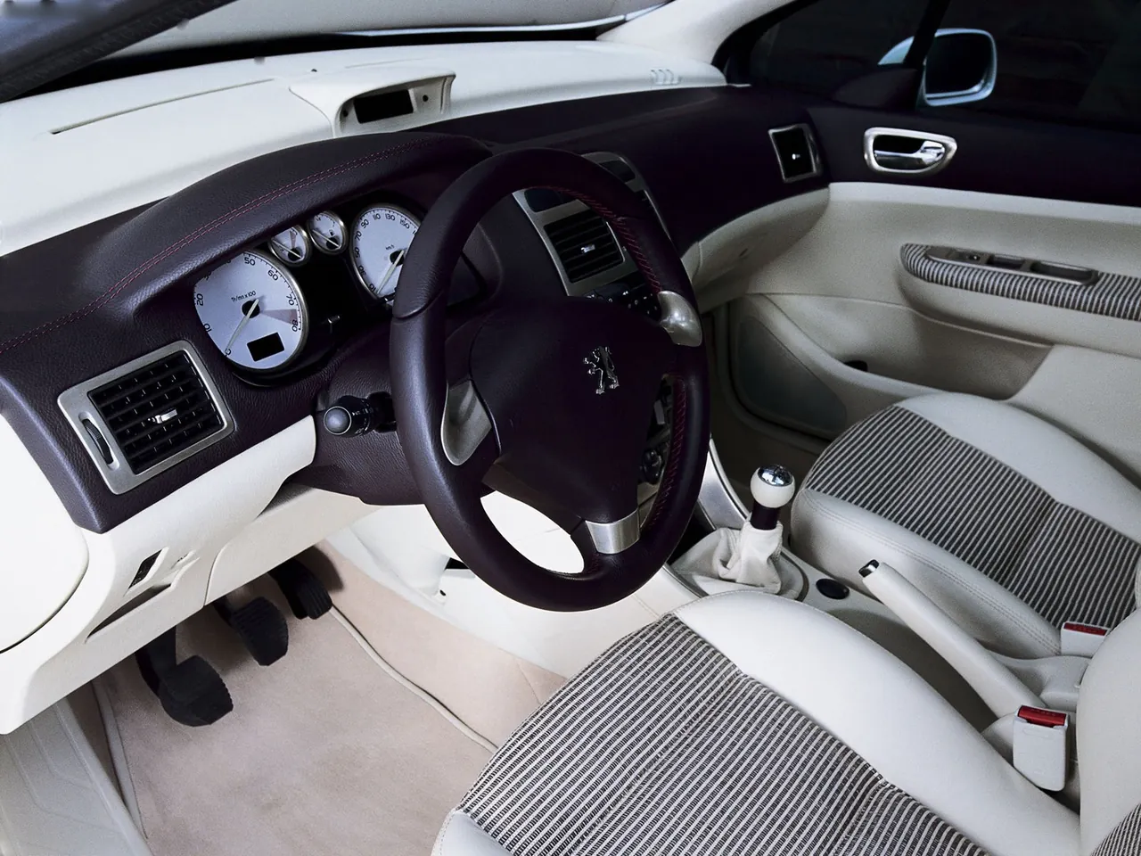 Peugeot 307 SW Concept (2001) – interiér