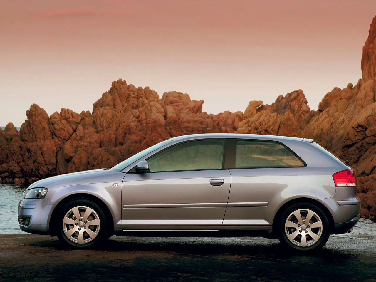 Audi A3 3-door (2003) – boční profil