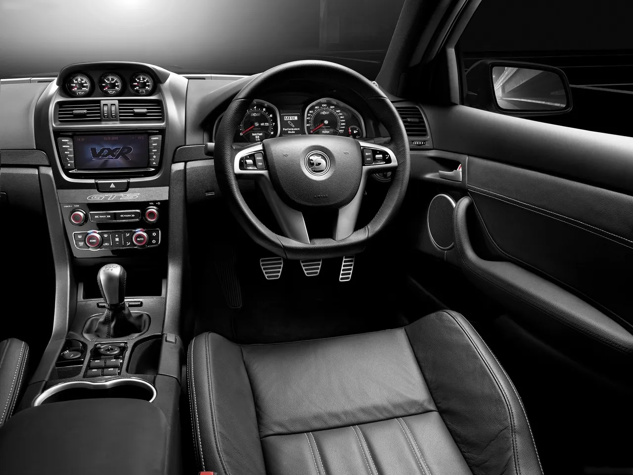Vauxhall VXR8 (2011) – interiér