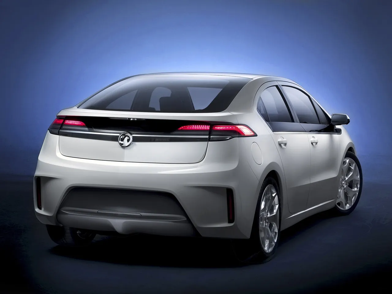 Vauxhall Ampera (2012) – zadní tříčtvrteční pohled