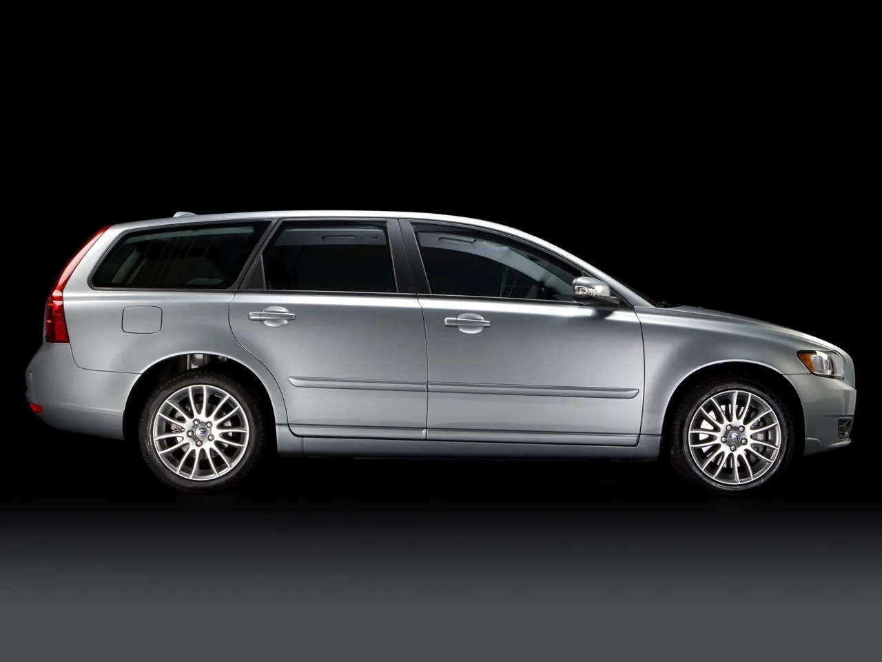 Volvo V50 (2008) – boční profil