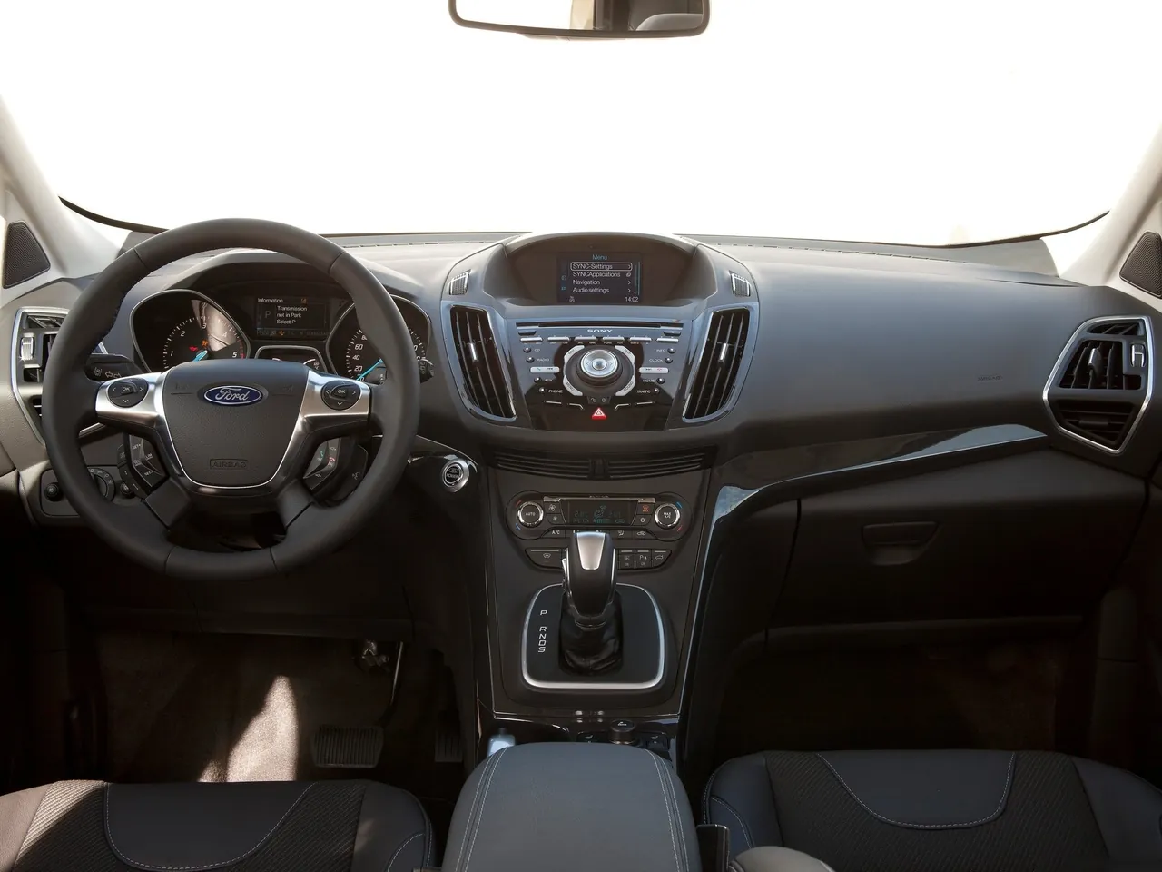 Ford Kuga (2013) – interiér