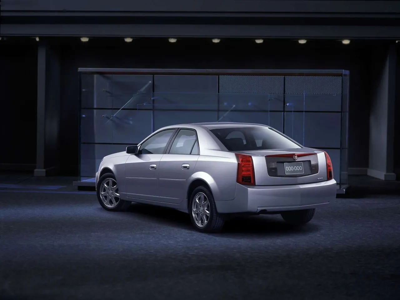 Cadillac CTS (2003) – zadní tříčtvrteční pohled