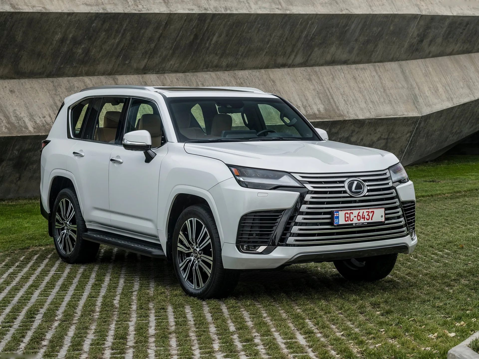 Lexus LX (2022)