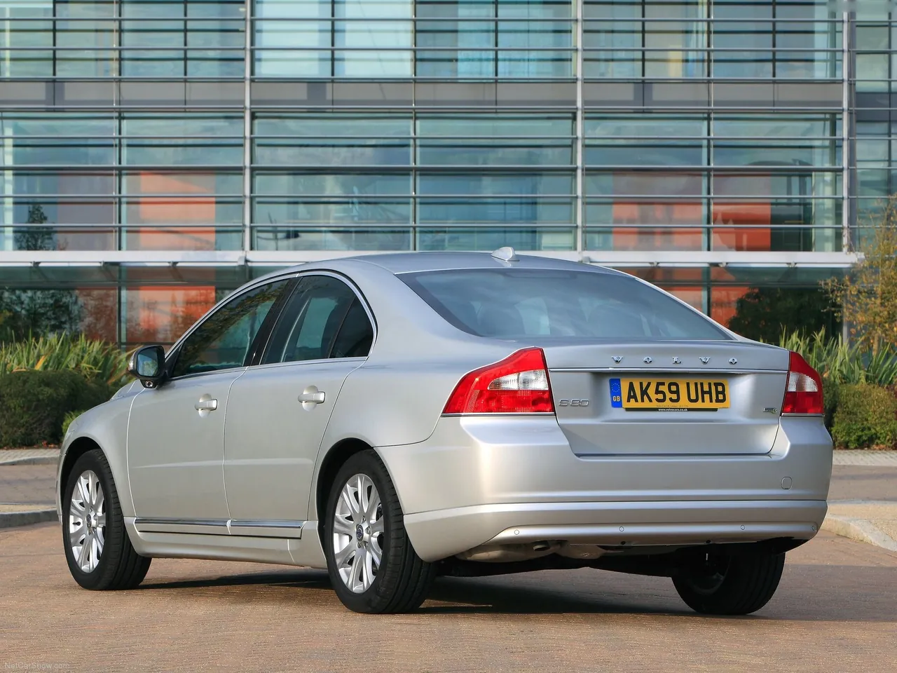 Volvo S80 (2010) – zadní tříčtvrteční pohled