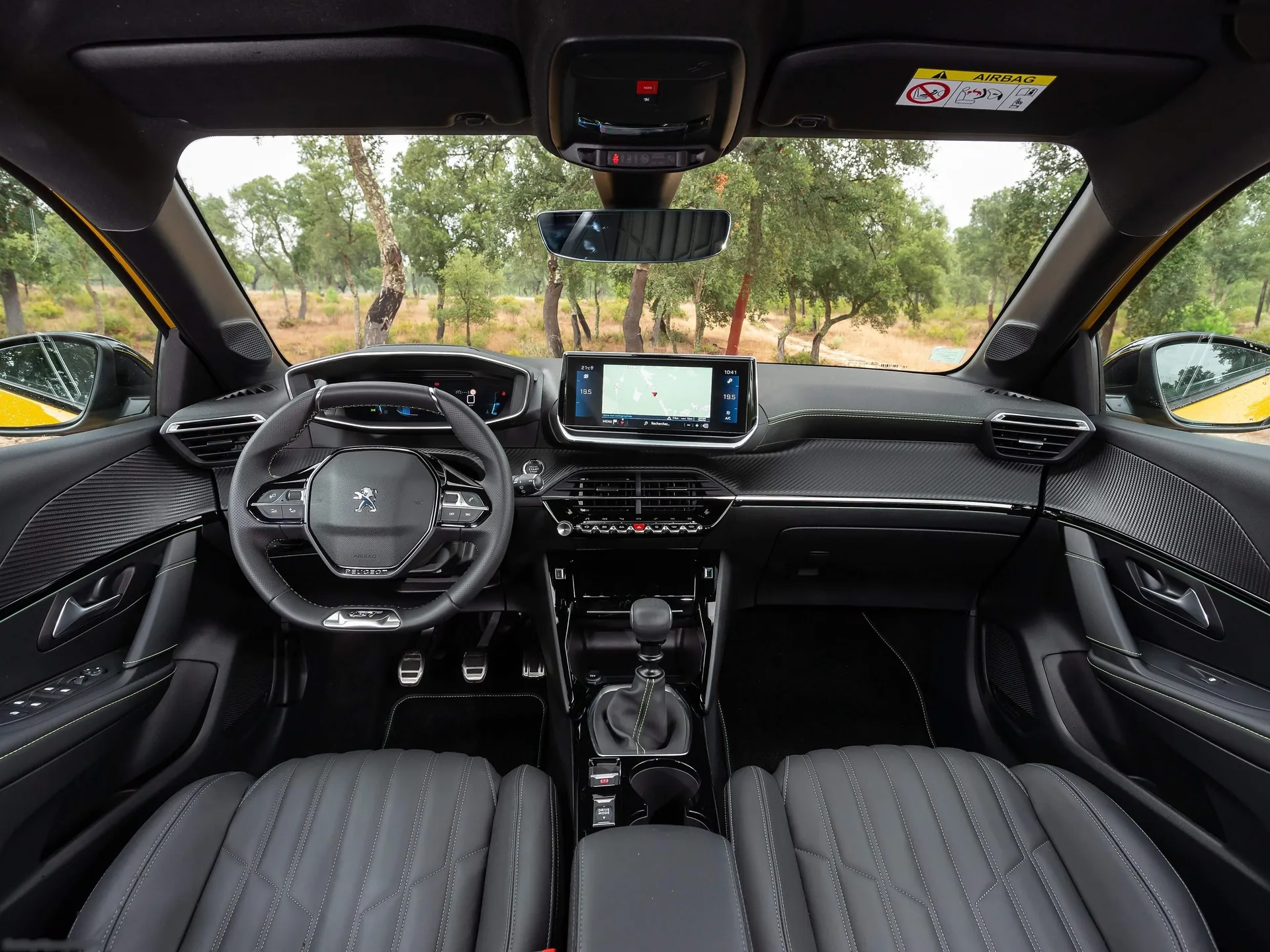 Peugeot 208 (2020) – interiér