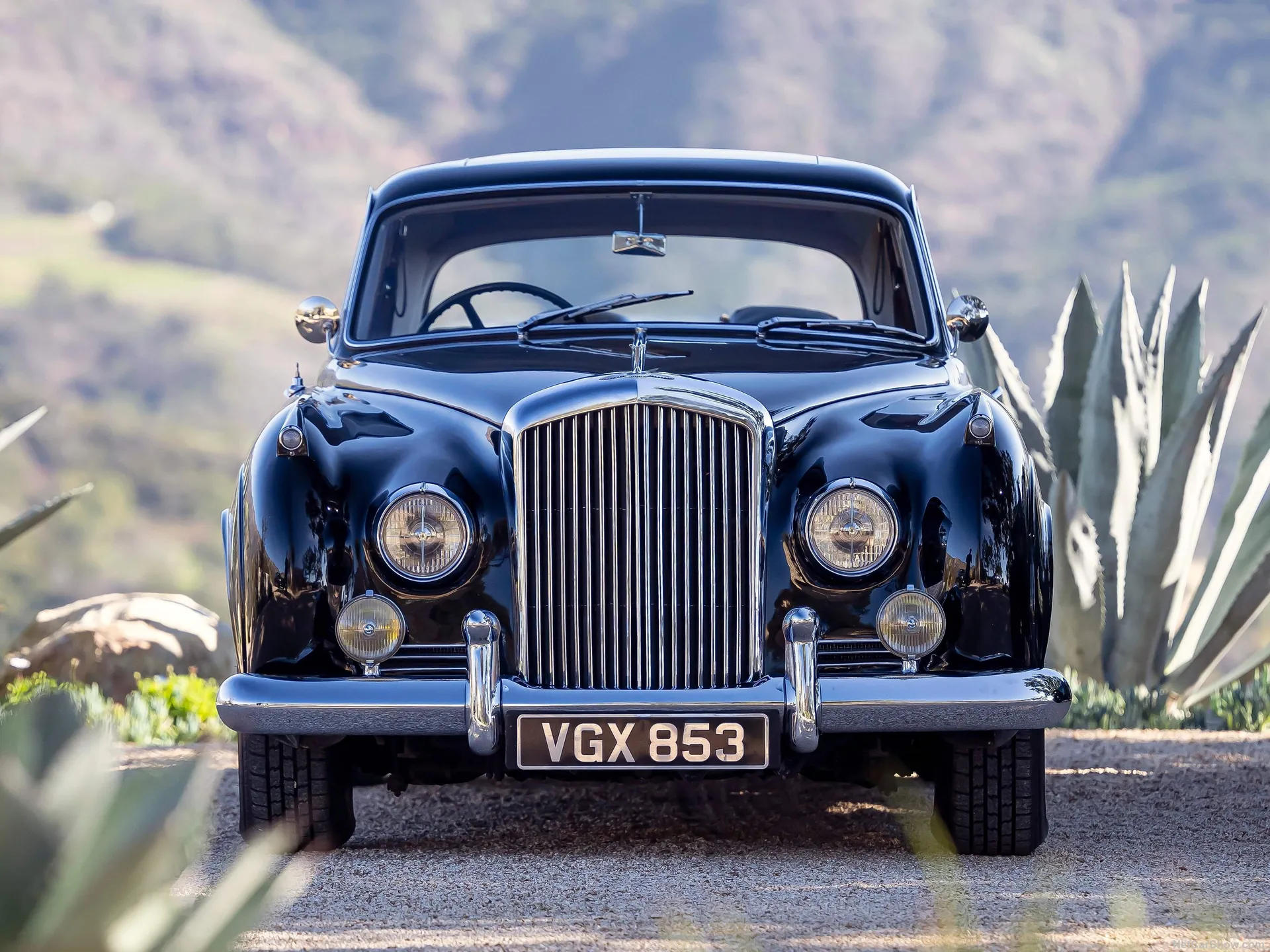 Bentley S1 Continental Flying Spur (1958) – zepředu