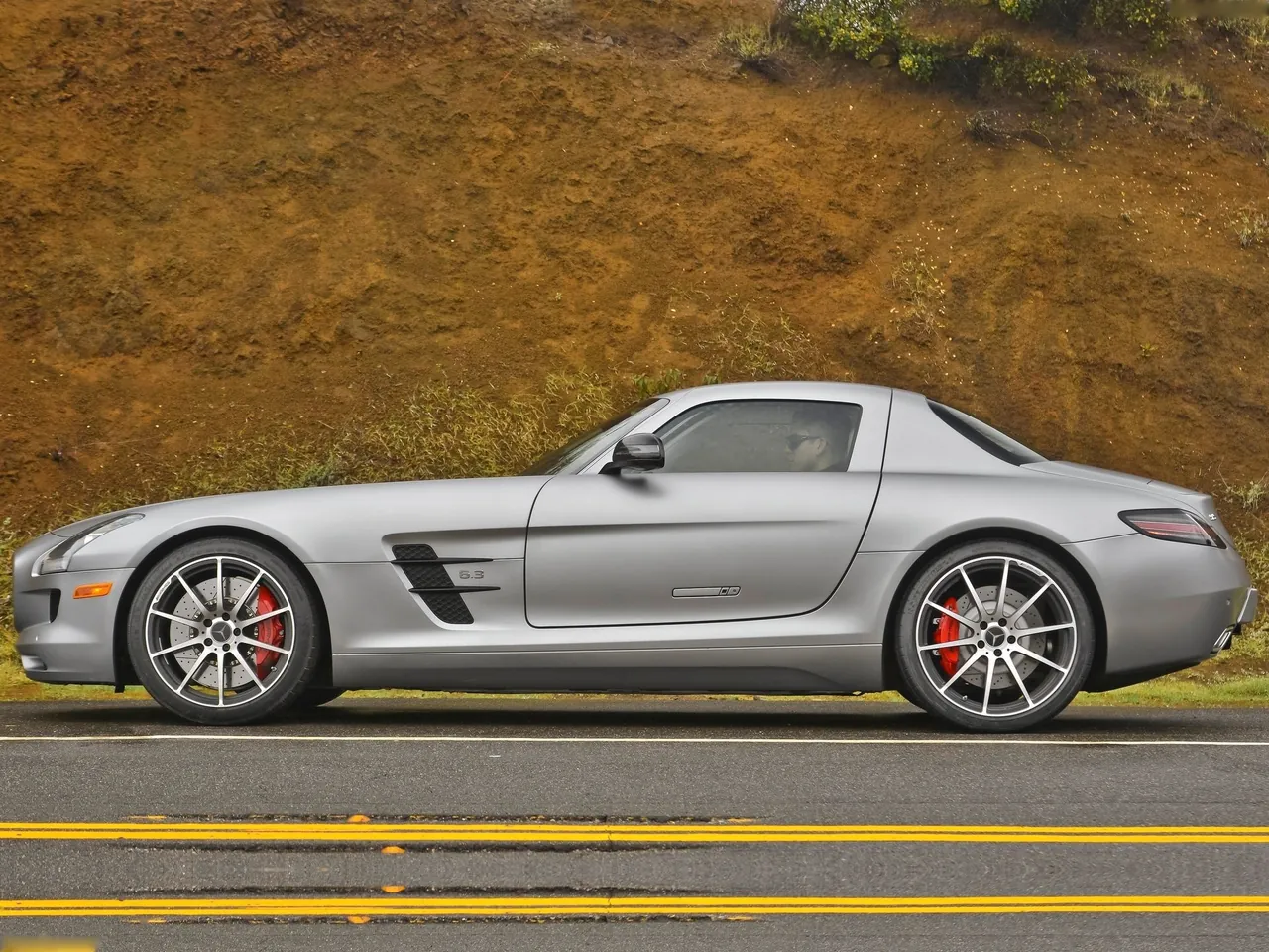 Mercedes-Benz SLS AMG GT (2013) – boční profil