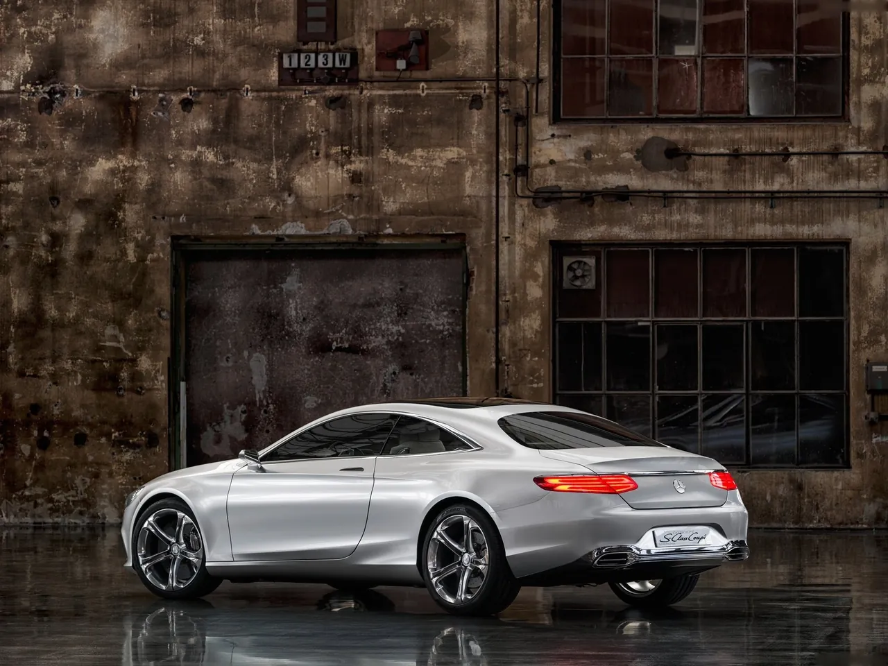 Mercedes-Benz S-Class Coupe Concept (2013) – zadní tříčtvrteční pohled