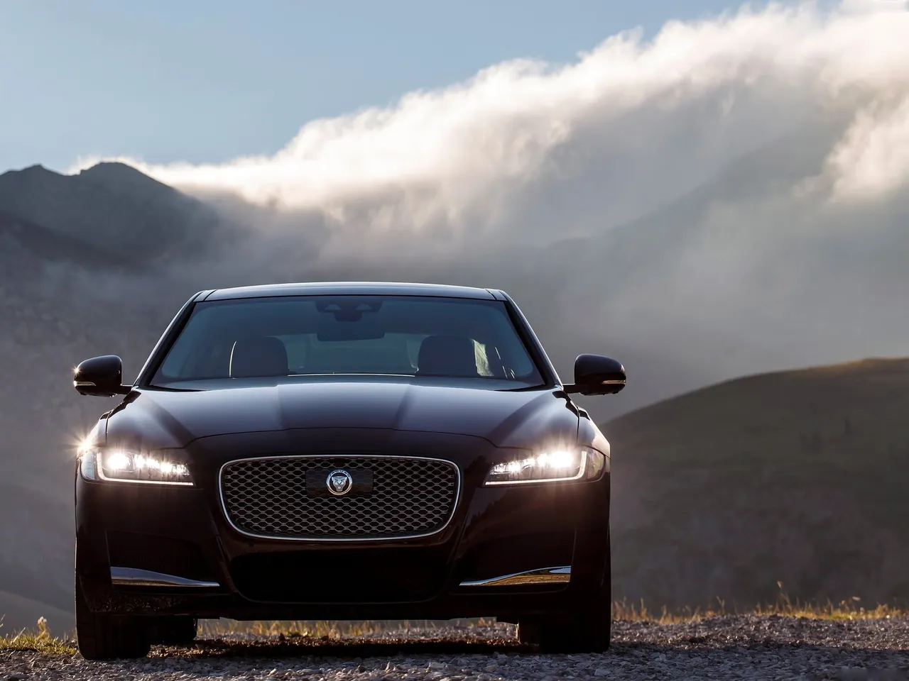Jaguar XF (2016) – zepředu