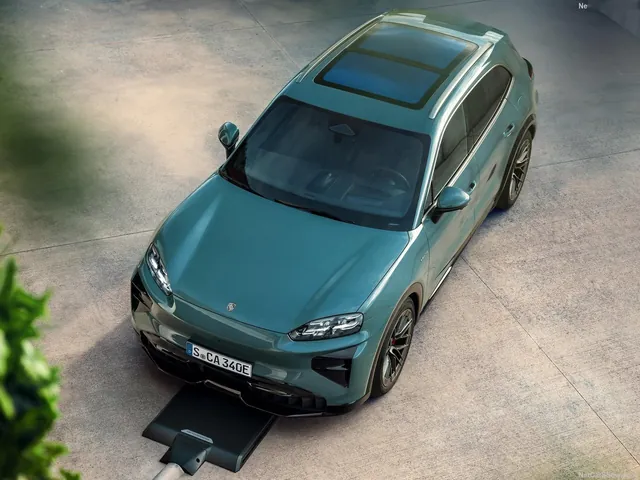 Porsche Cayenne Turbo Electric (2026)