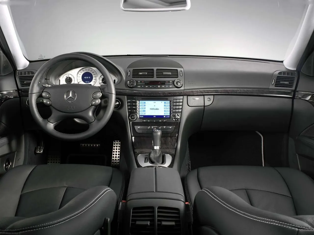 Mercedes-Benz E350 with Sports Equipment (2005) - Interior