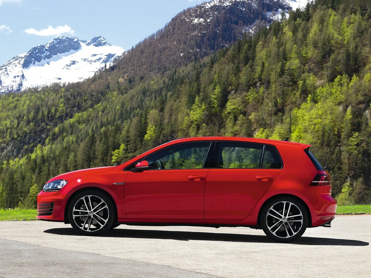 Volkswagen Golf GTD (2014) – boční profil