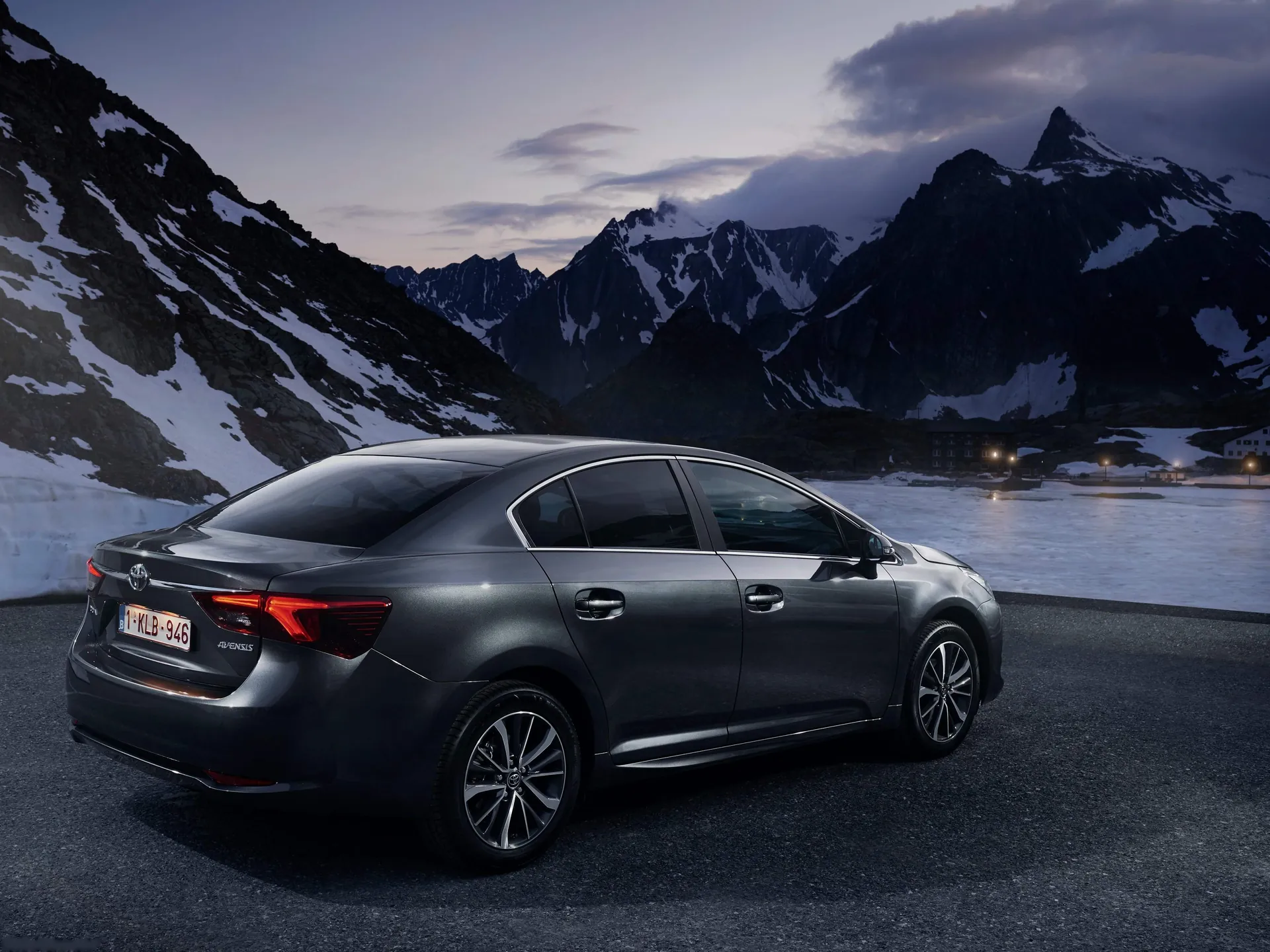 Toyota Avensis (2016) - Rear Three-Quarter
