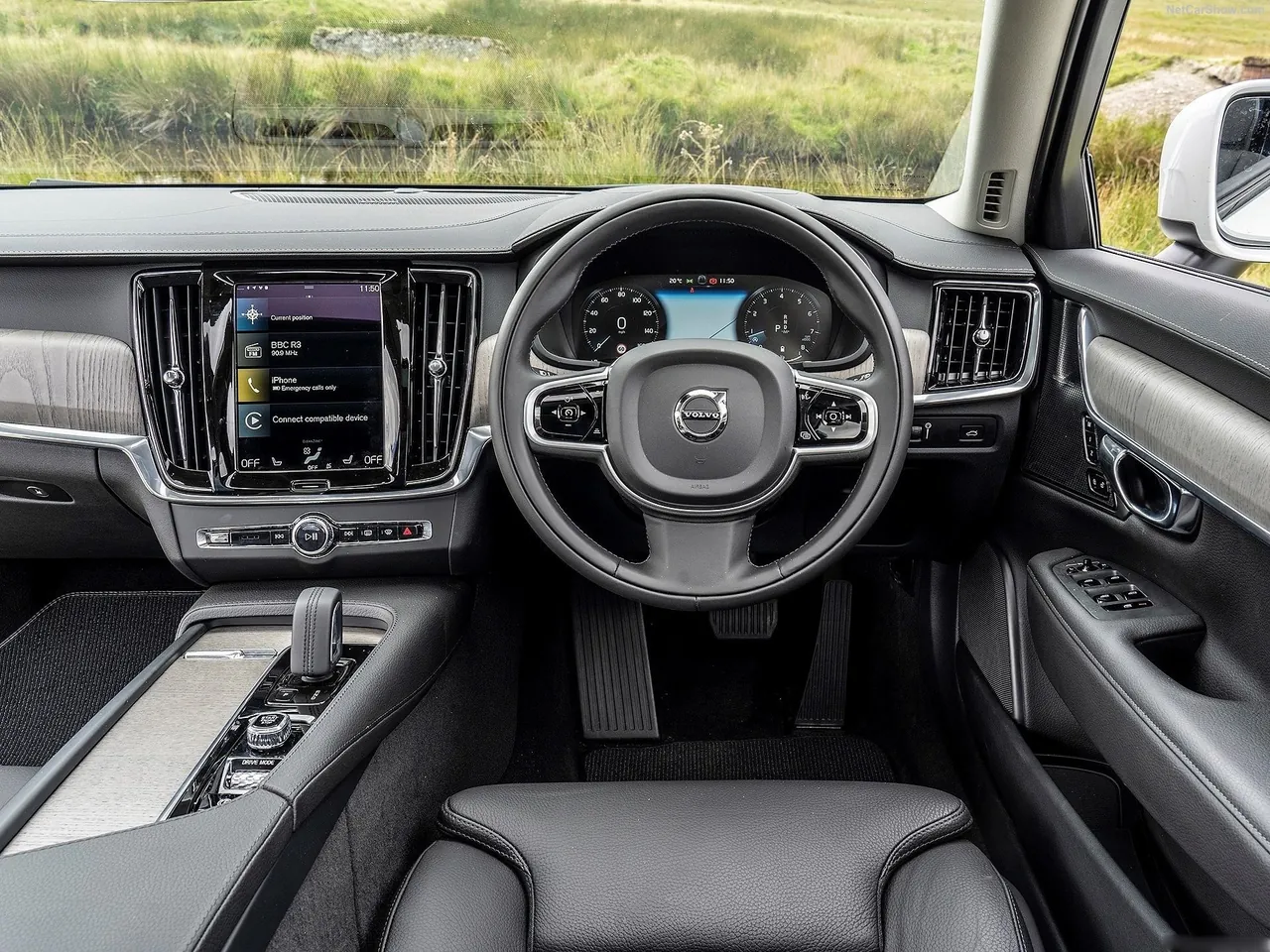 Volvo V90 Cross Country (2020) – interiér