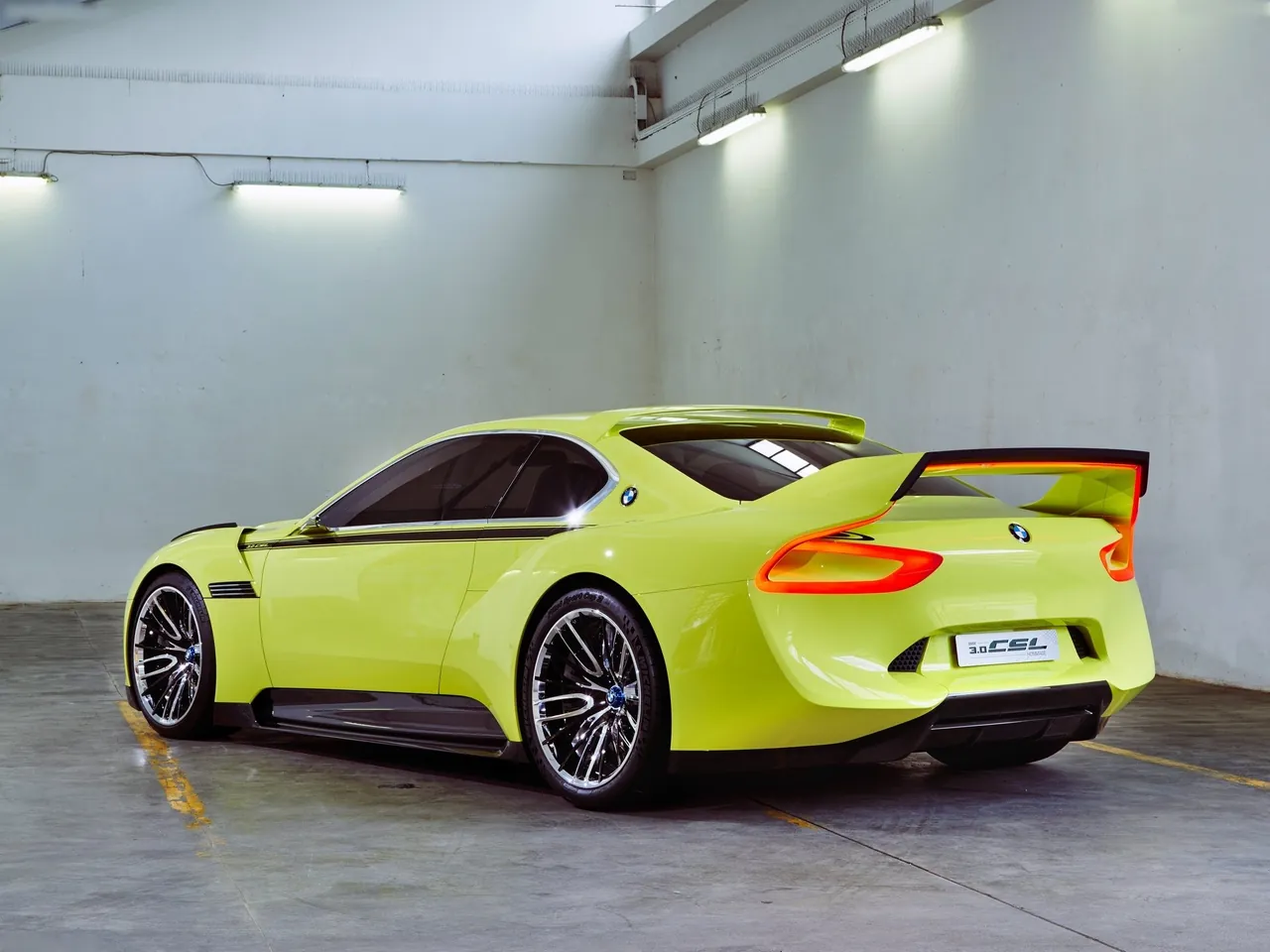 BMW 3.0 CSL Hommage Concept (2015) – zadní tříčtvrteční pohled