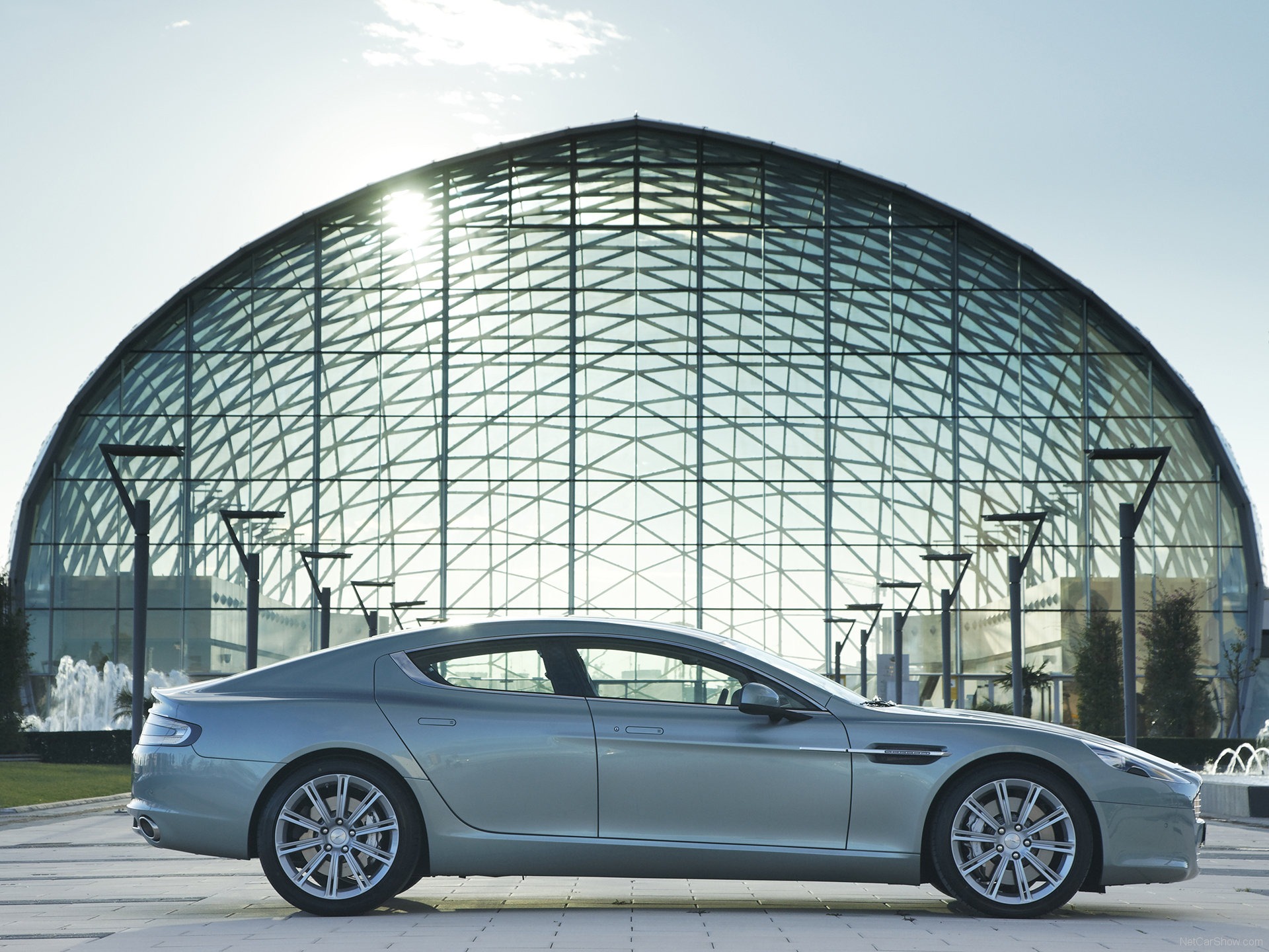 Aston Martin Rapide (2010) – boční profil