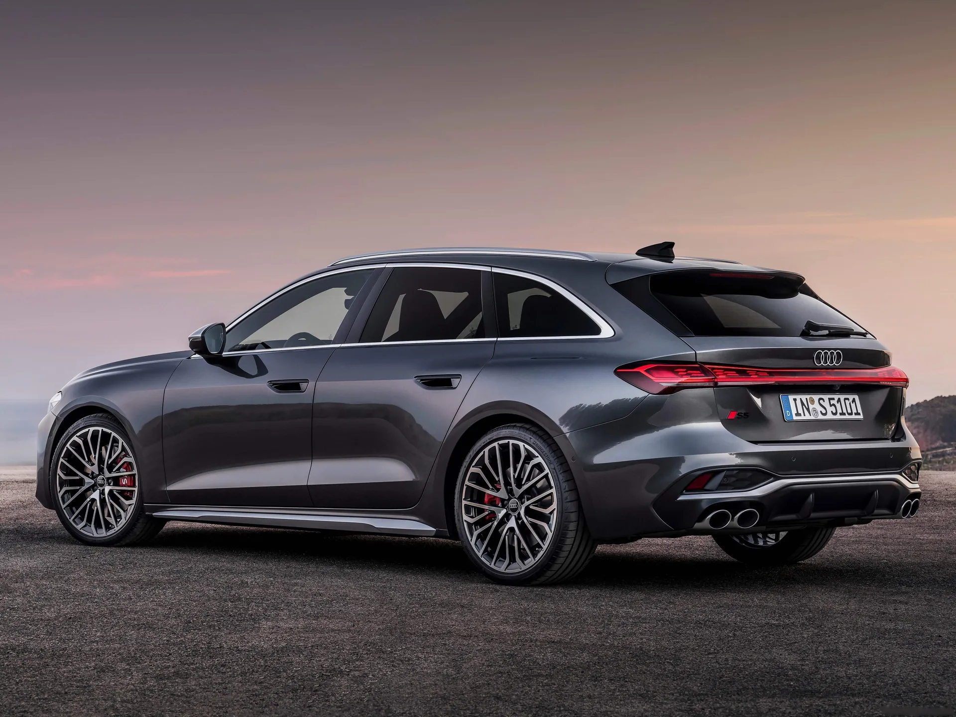 Audi S5 Avant (2025) – zadní tříčtvrteční pohled