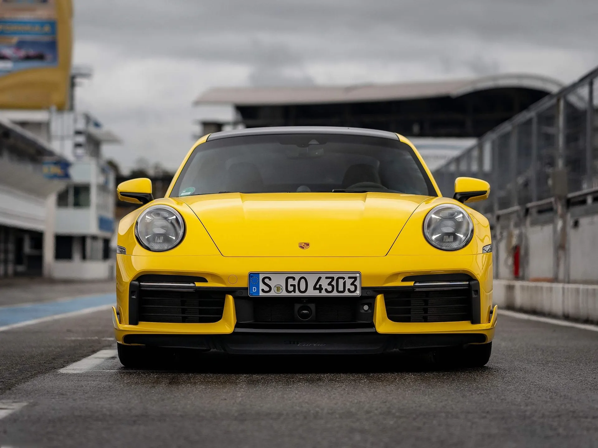 Porsche 911 Turbo (2021) - Front