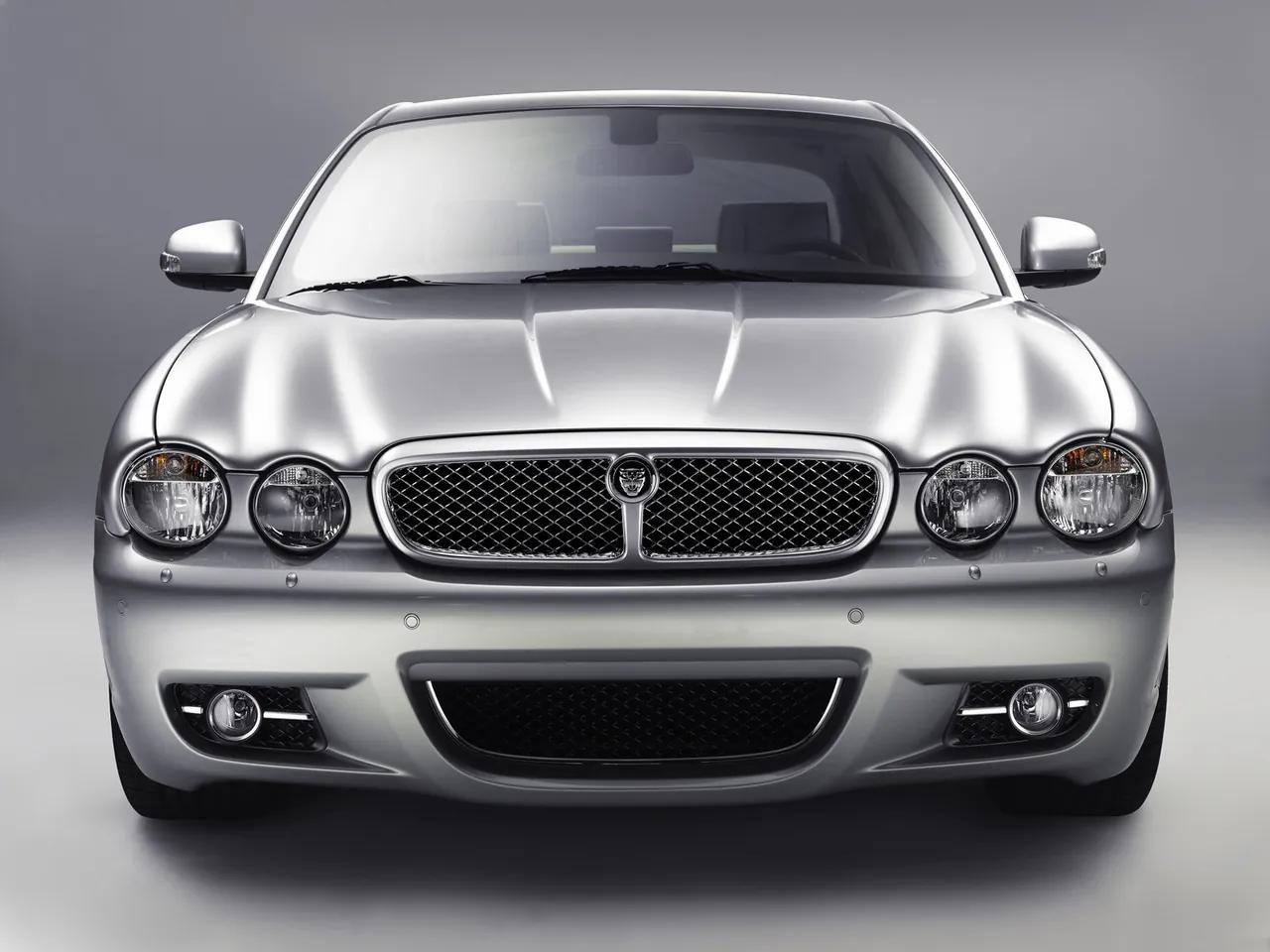 Jaguar XJ (2008) – zepředu