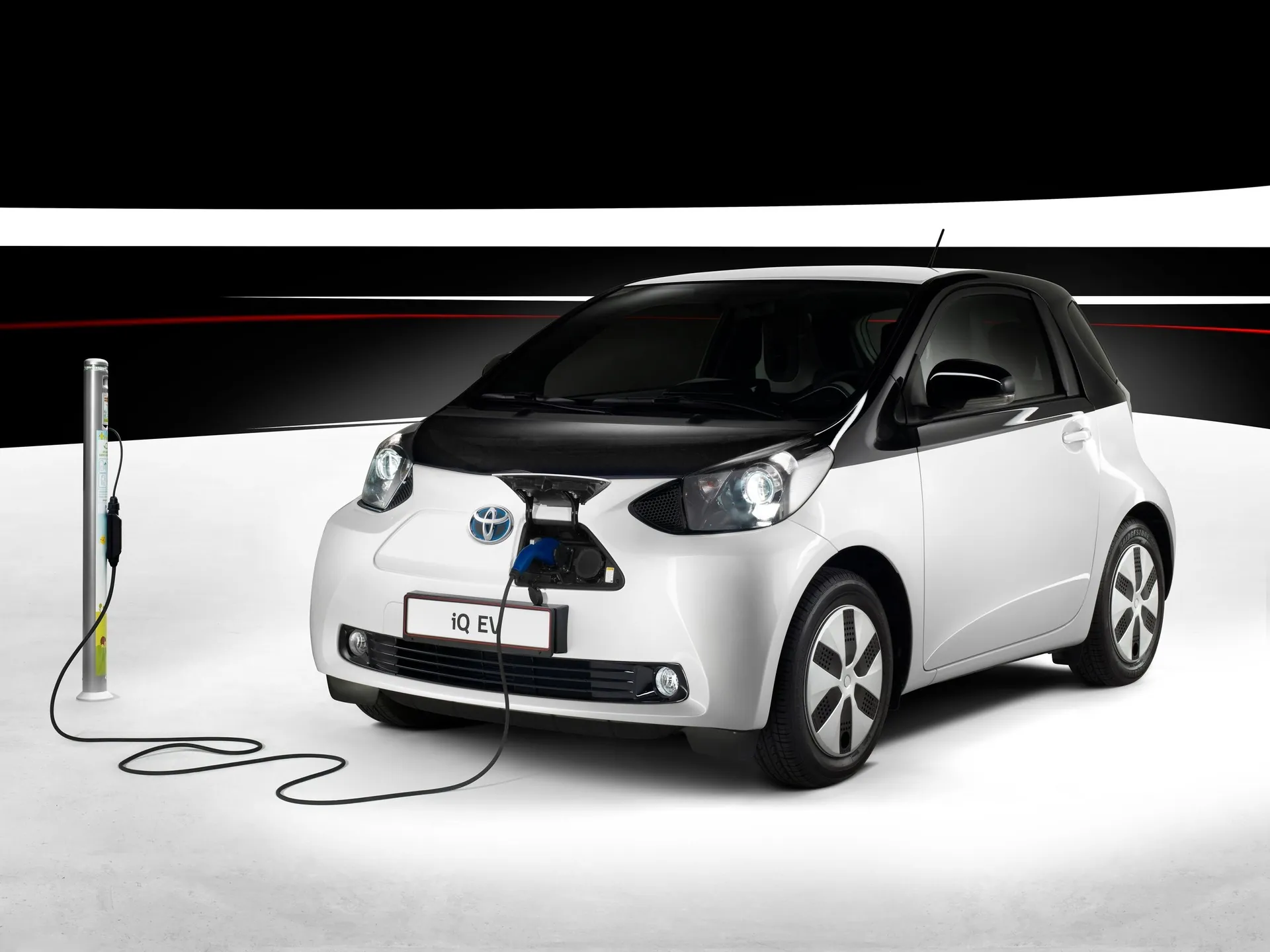 Toyota iQ EV (2013)