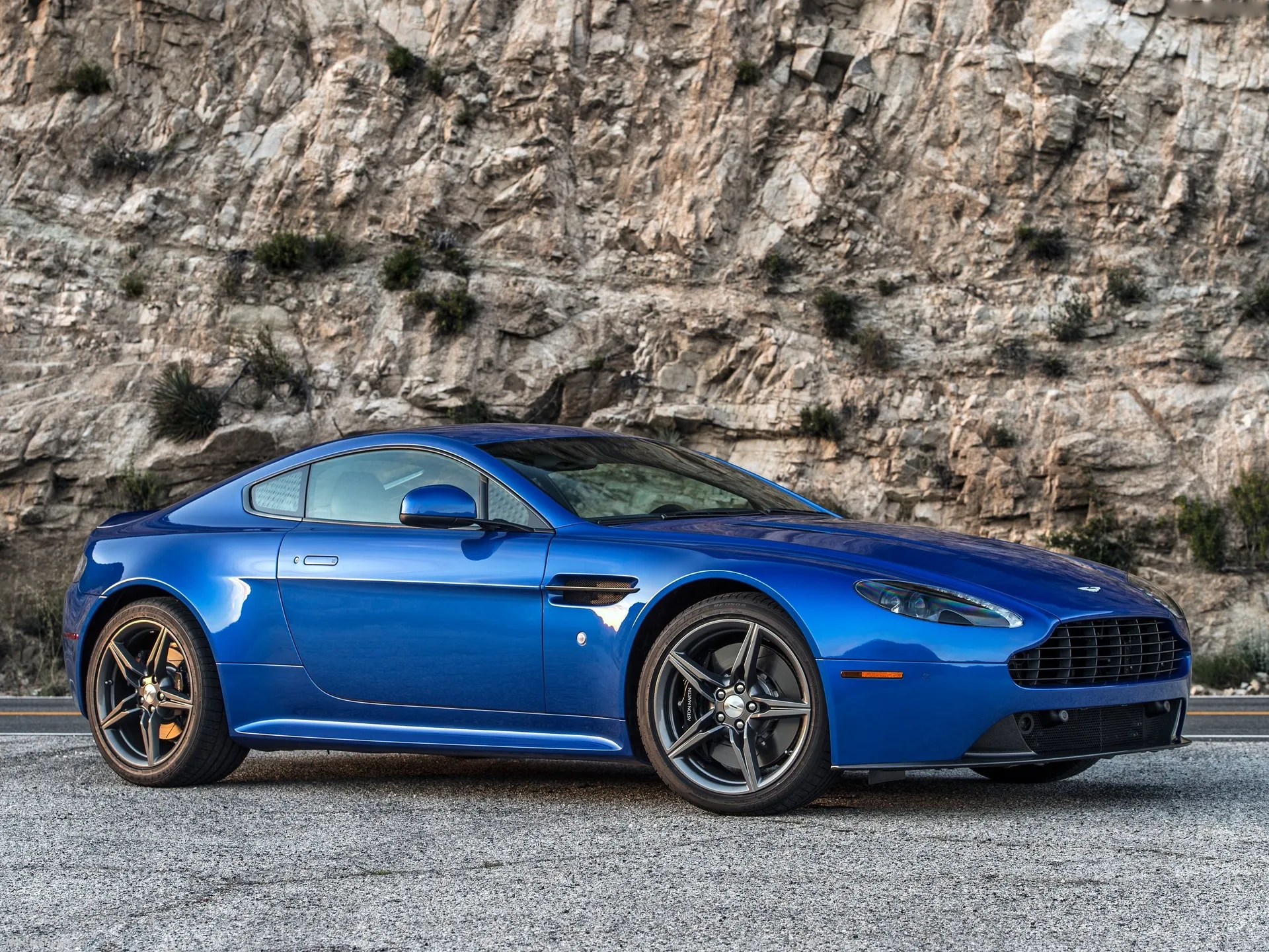 Aston Martin Vantage GTS (2017)