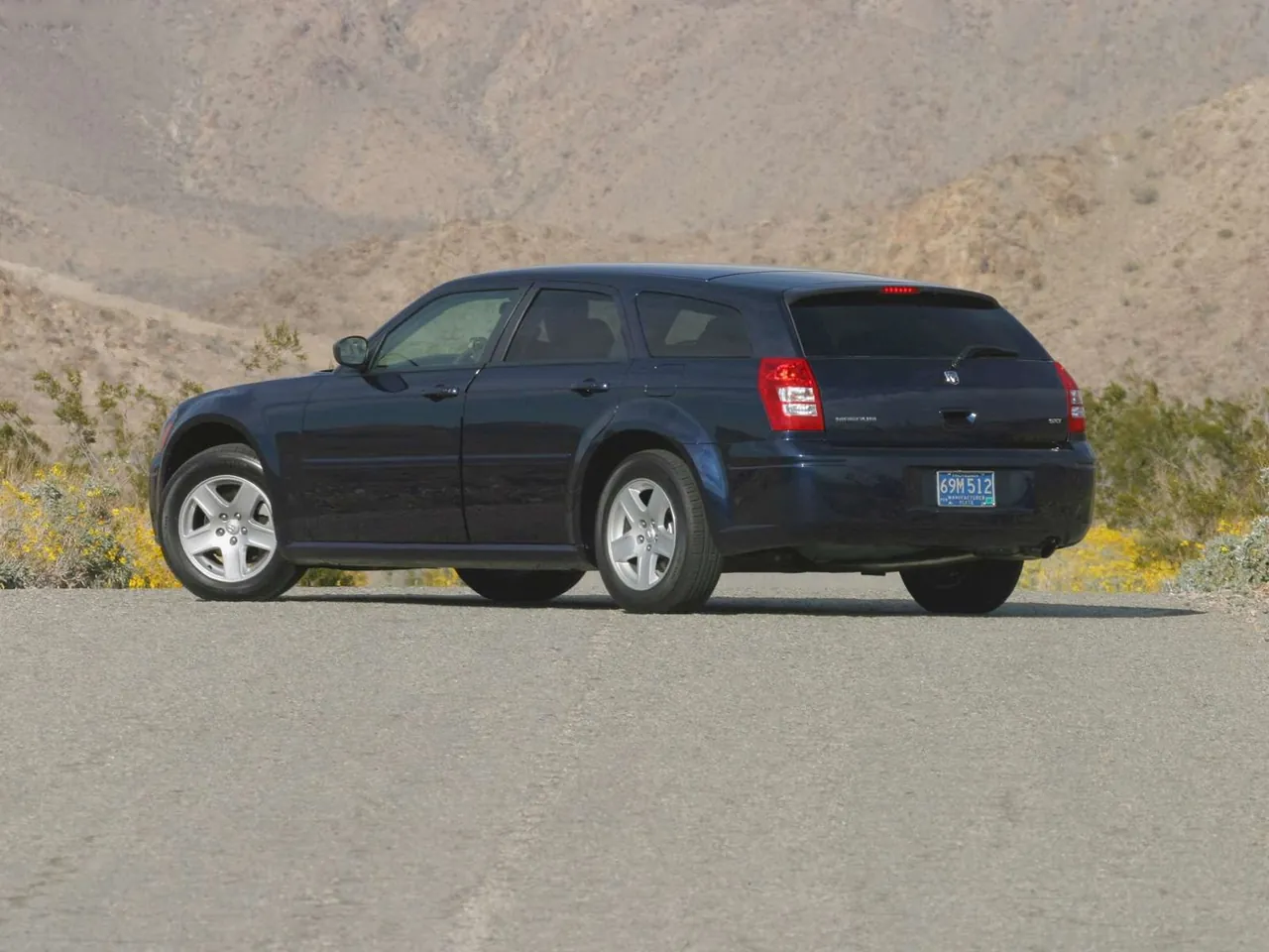 Dodge Magnum SXT (2005) - Rear Three-Quarter