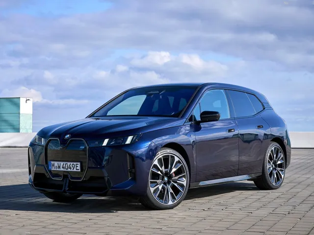 BMW iX M70 (2026)