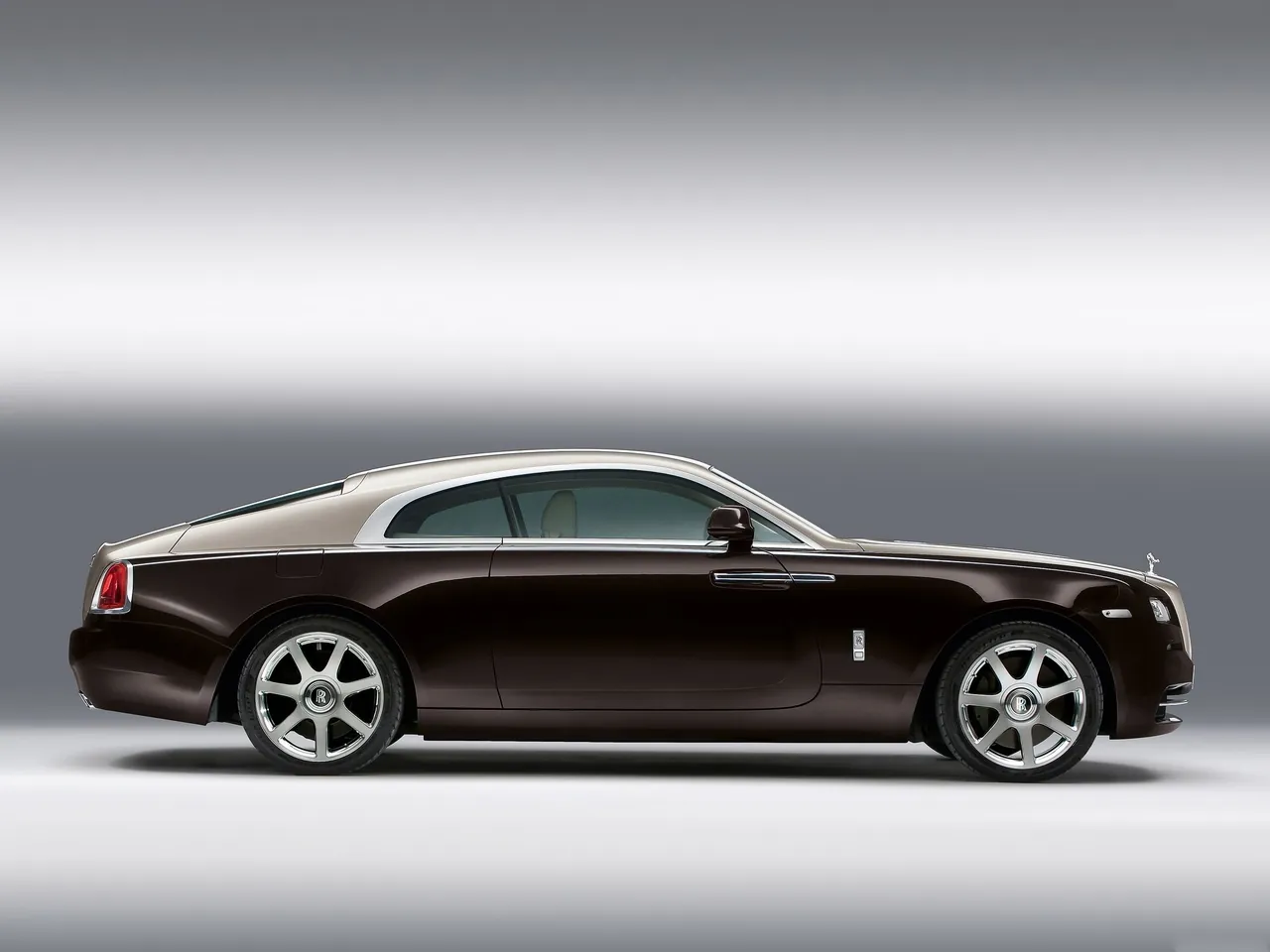 Rolls-Royce Wraith (2014) – boční profil