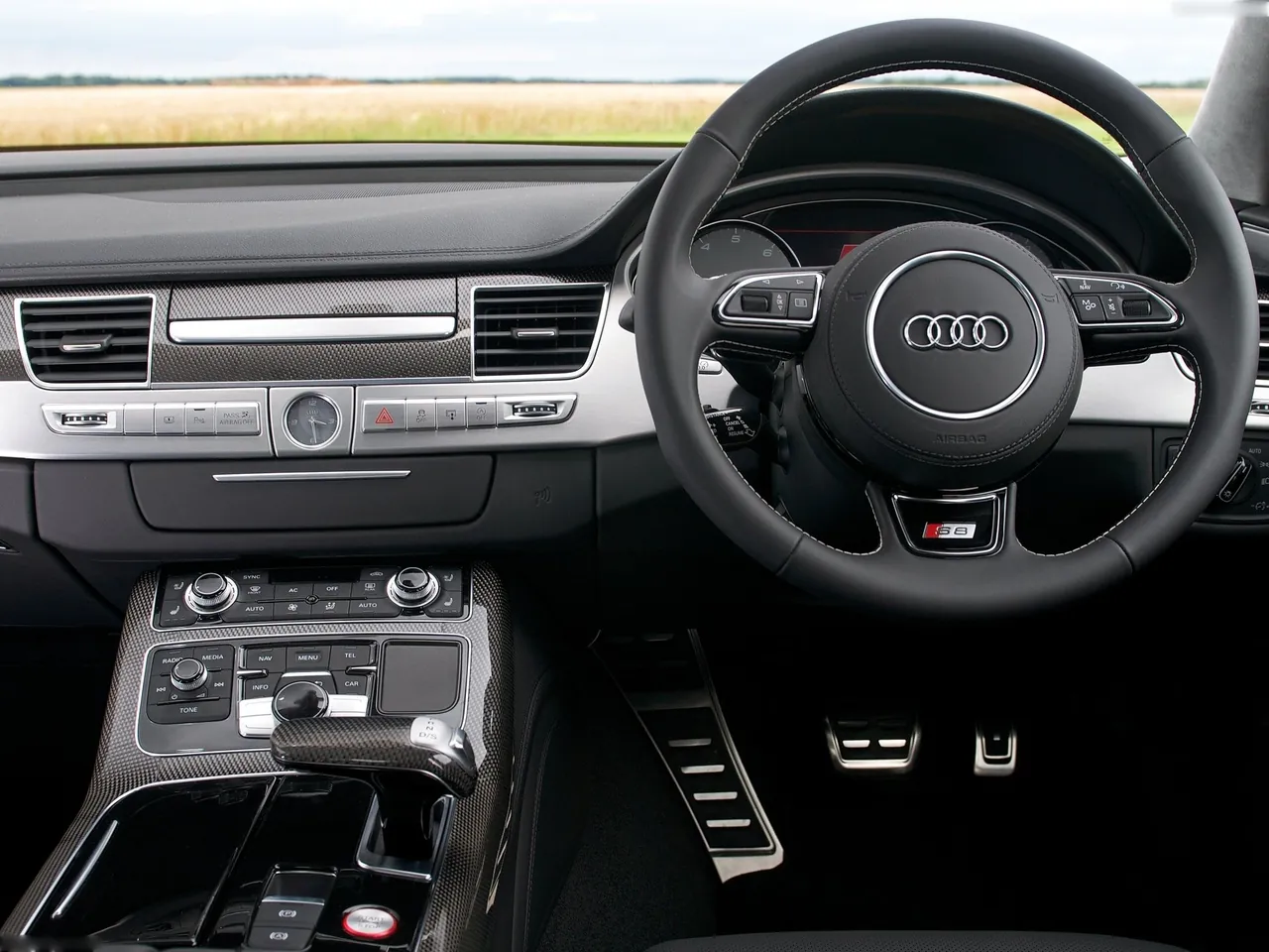 Audi S8 (2013) – interiér