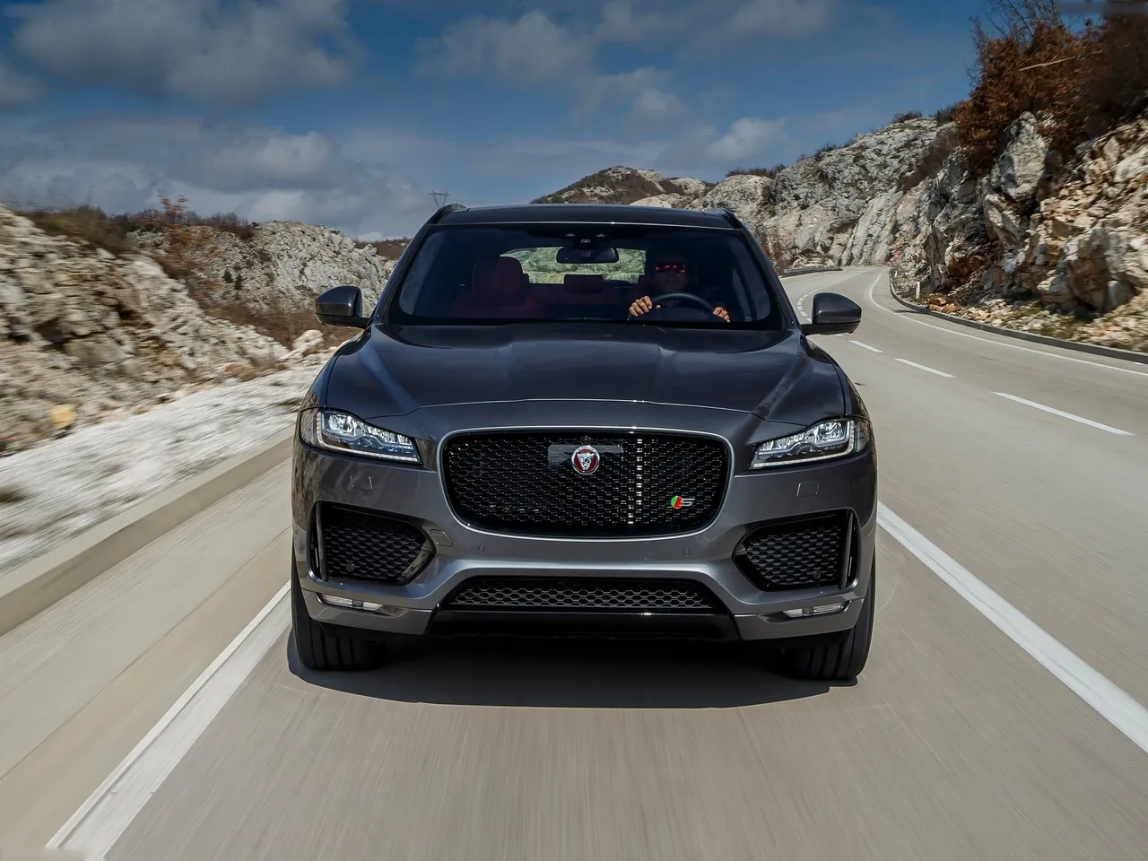 Jaguar F-Pace S (2017) – zepředu