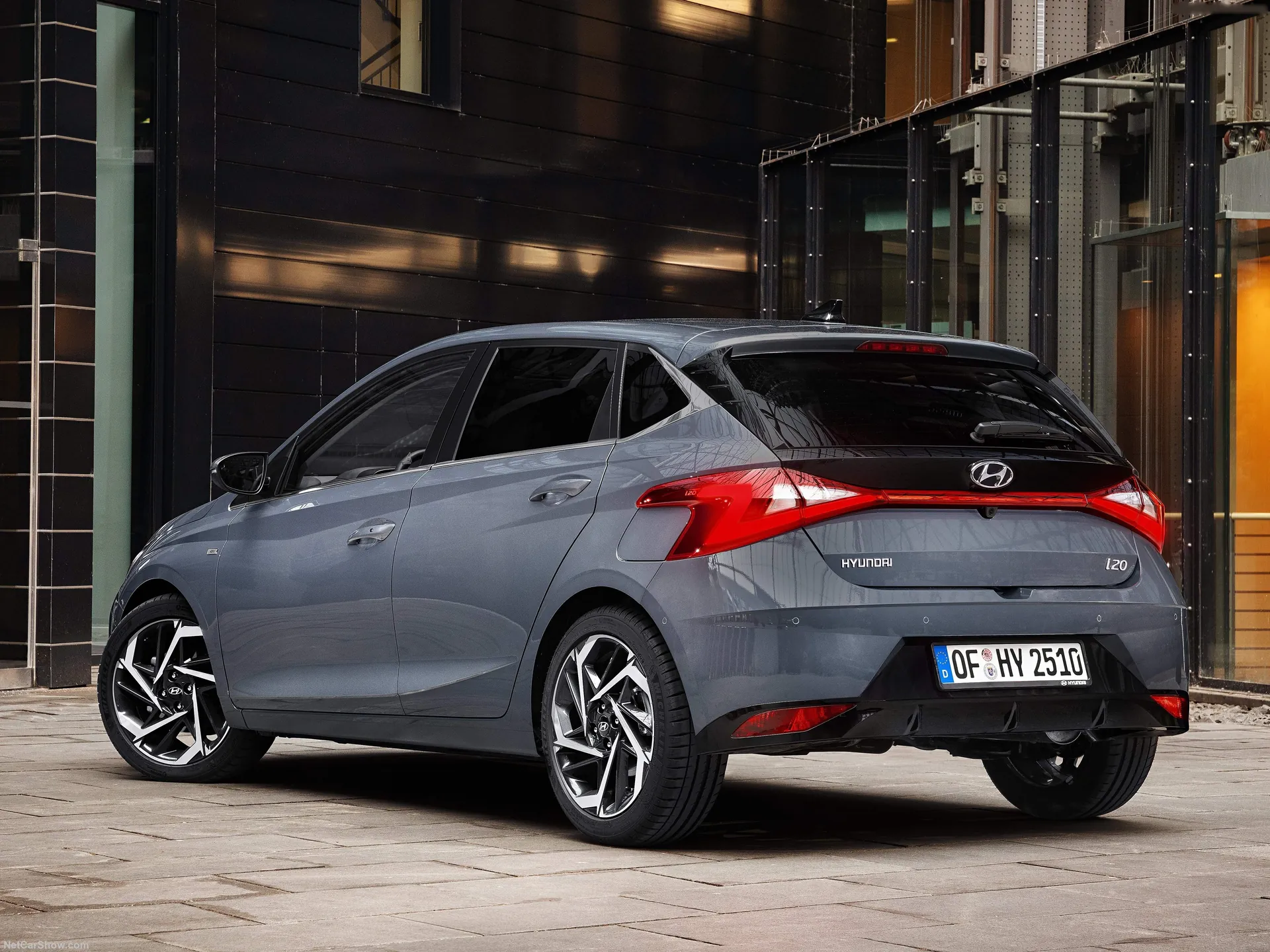 Hyundai i20 (2021) - Rear Three-Quarter