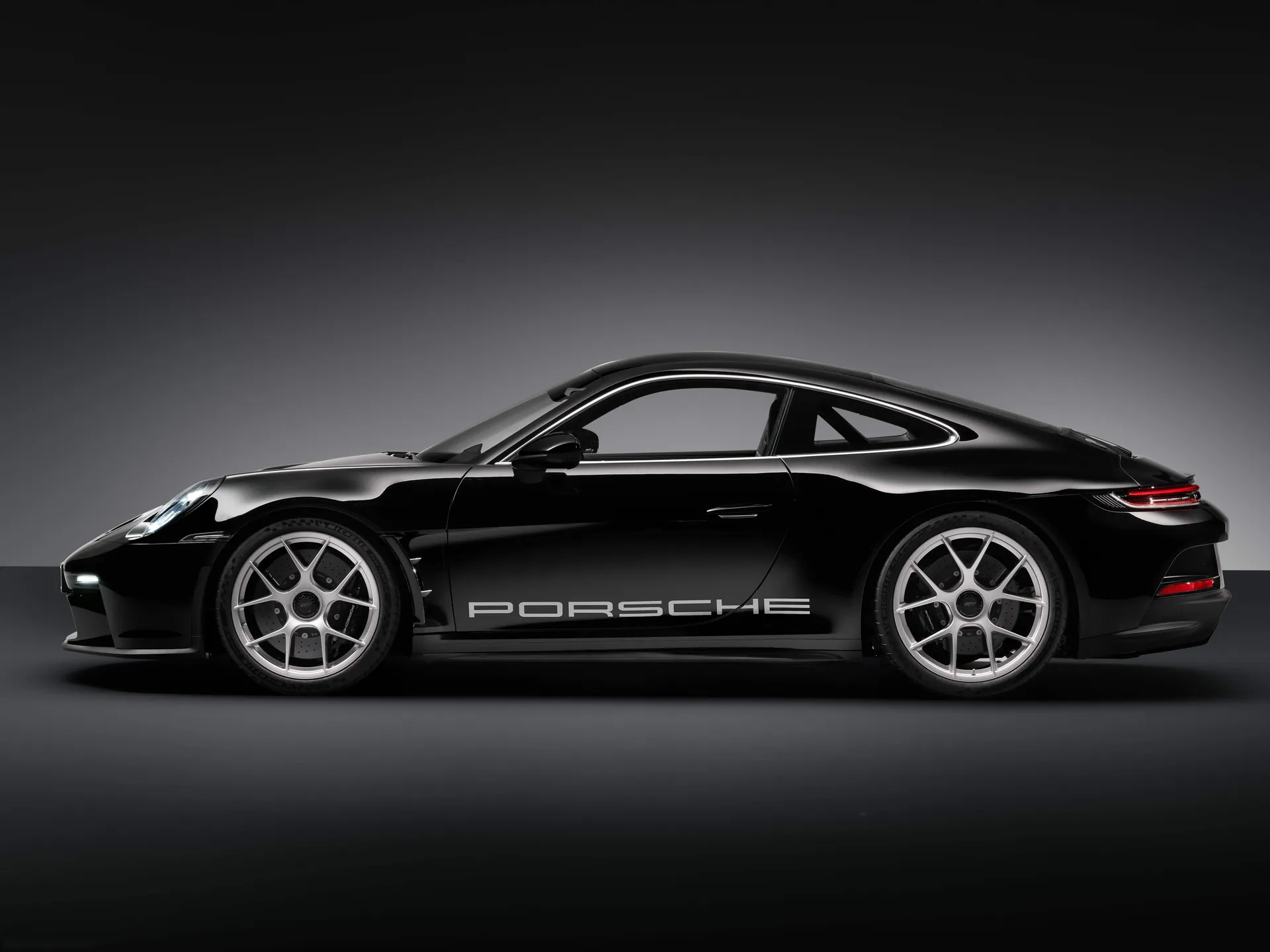 Porsche 911 S-T (2024) – boční profil