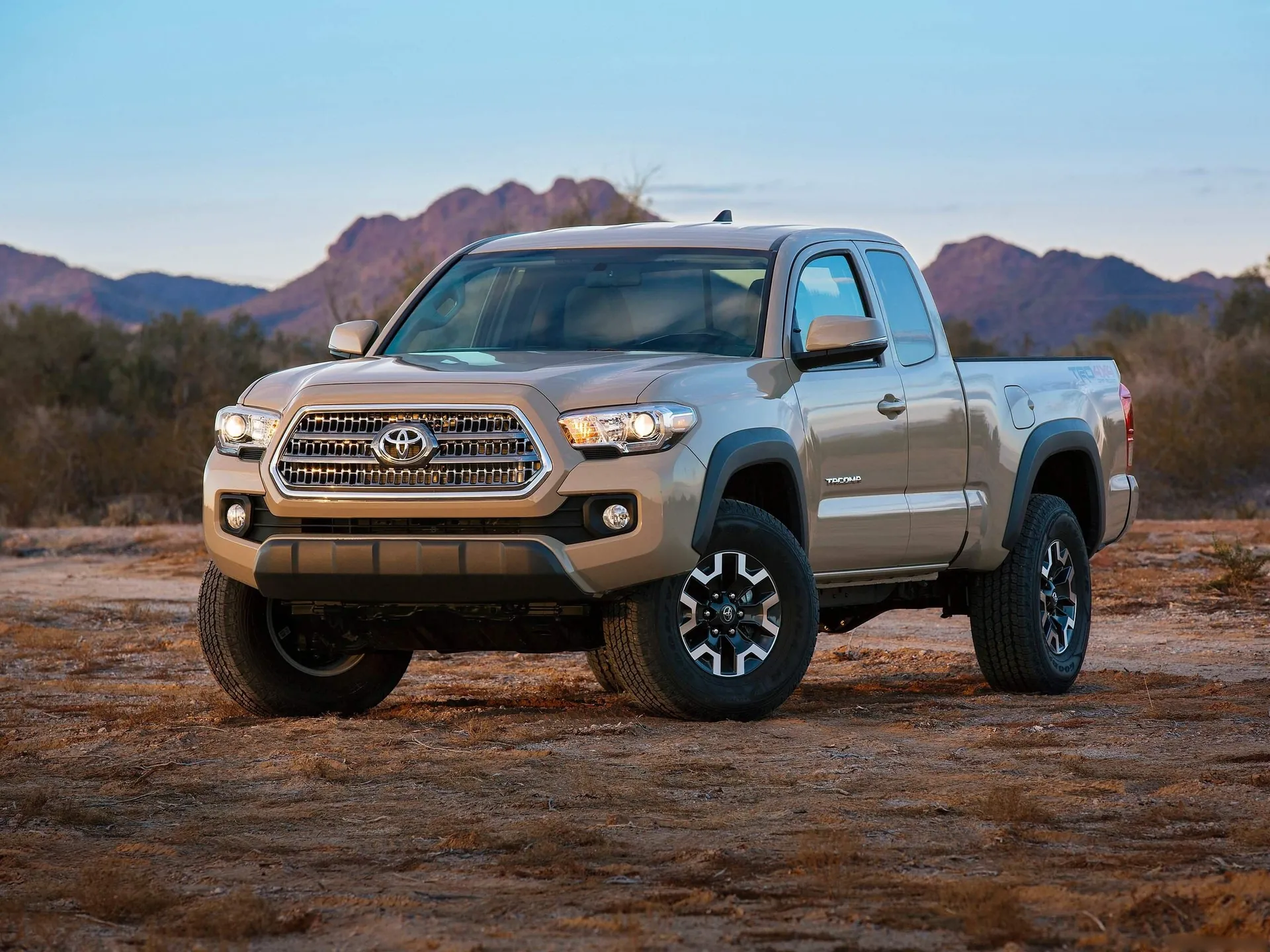 Toyota Tacoma TRD Off-Road (2016)