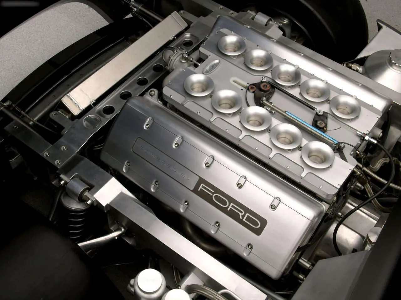 Ford Shelby Cobra Concept (2004) – motorový prostor