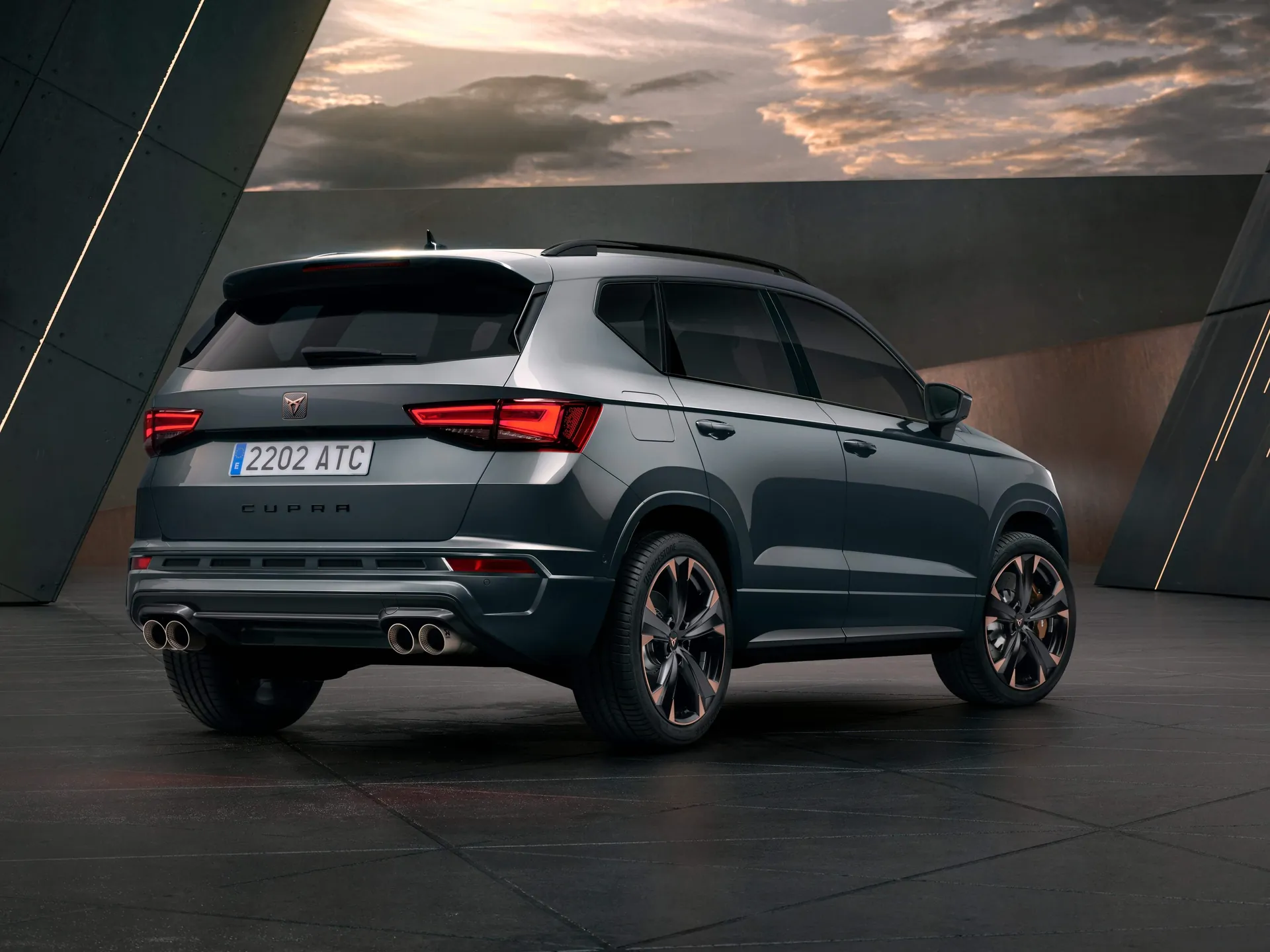 Seat Ateca Cupra (2021) – zadní tříčtvrteční pohled