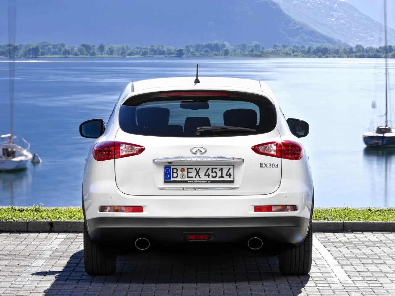 Infiniti EX30d (2011) – zezadu